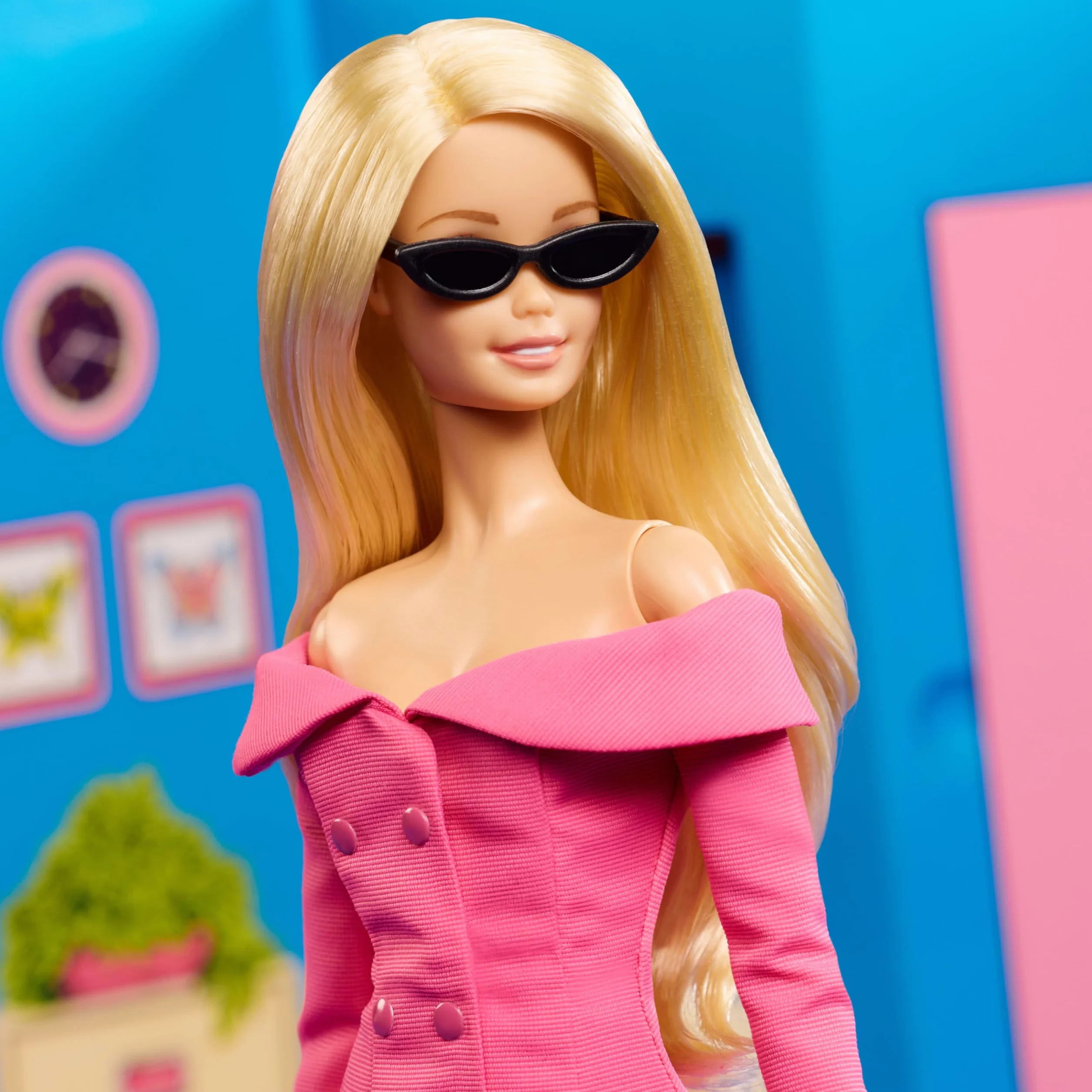 Barbie Signature Styled by Andrew Mukamal Lalka kolekcjonerska 3 stylizacje zestaw z akcesoriami podstawką JBH81