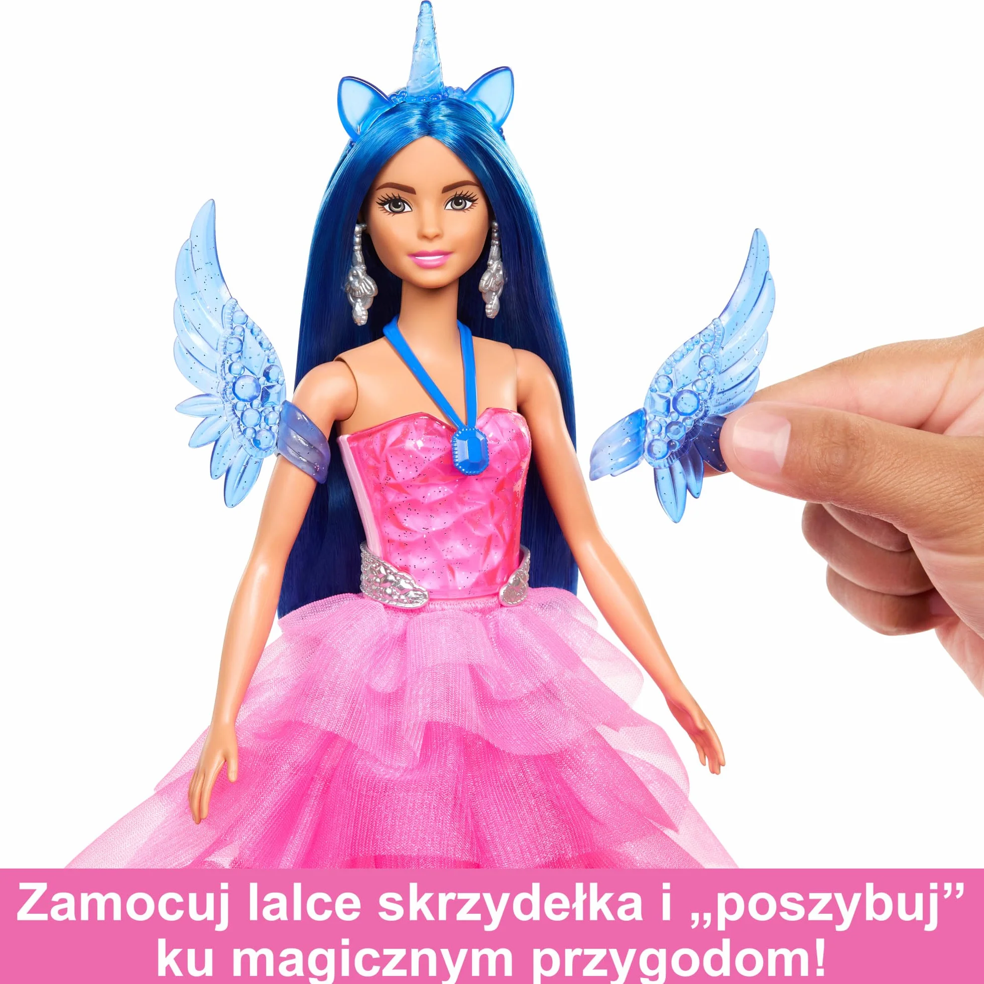 Barbie Sapphire Skrzydlaty jednorożec Lalka 65 rocznica z niebieskimi włosami, różową suknią i akcesoriami, takimi jak szafirowe skrzydełka i jednorożec ze skrzydłami, HRR16