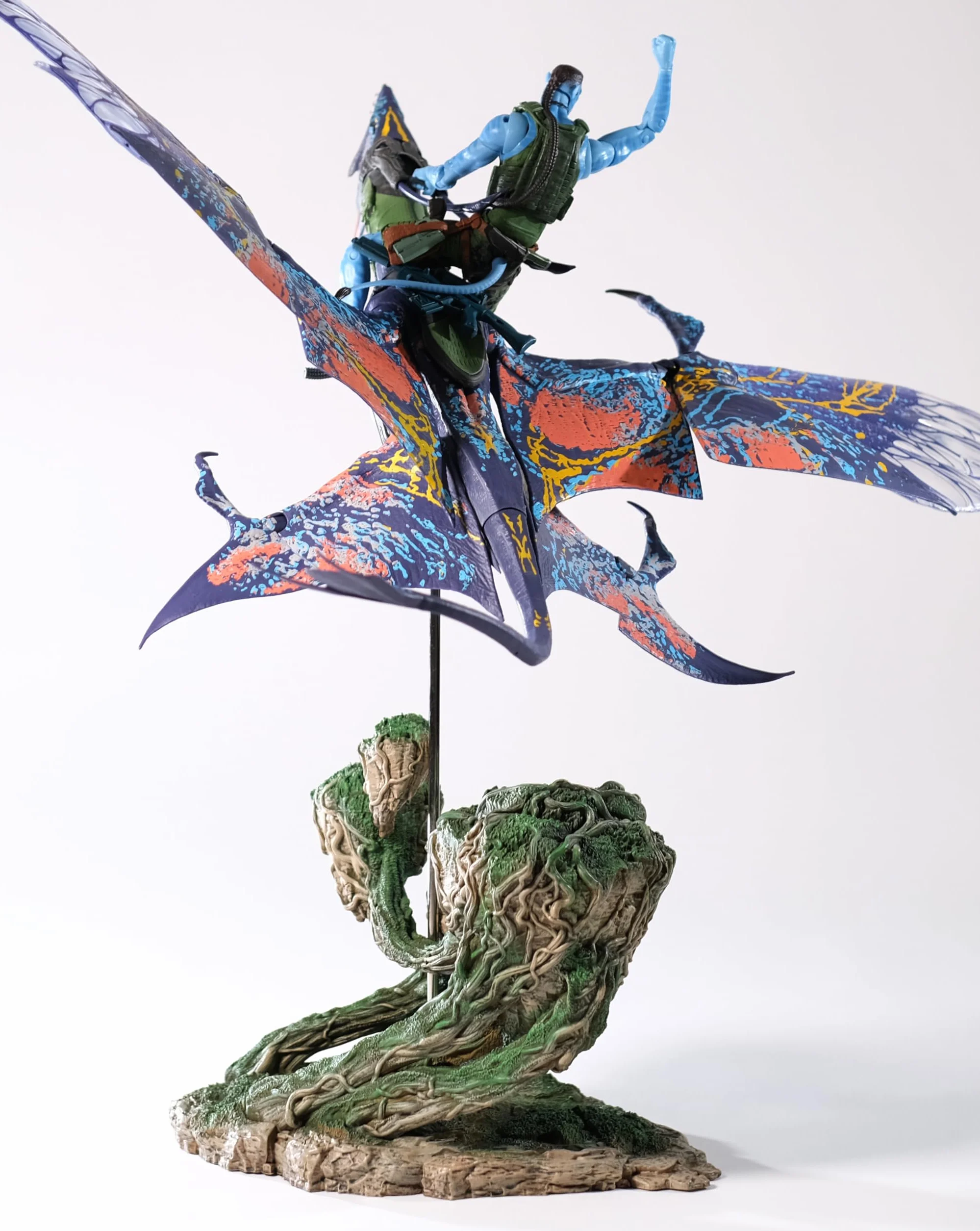 Disney Avatar DLX MEGA Banshee & Rider - A2 QUARITCH & Banshee (złota etykieta)
