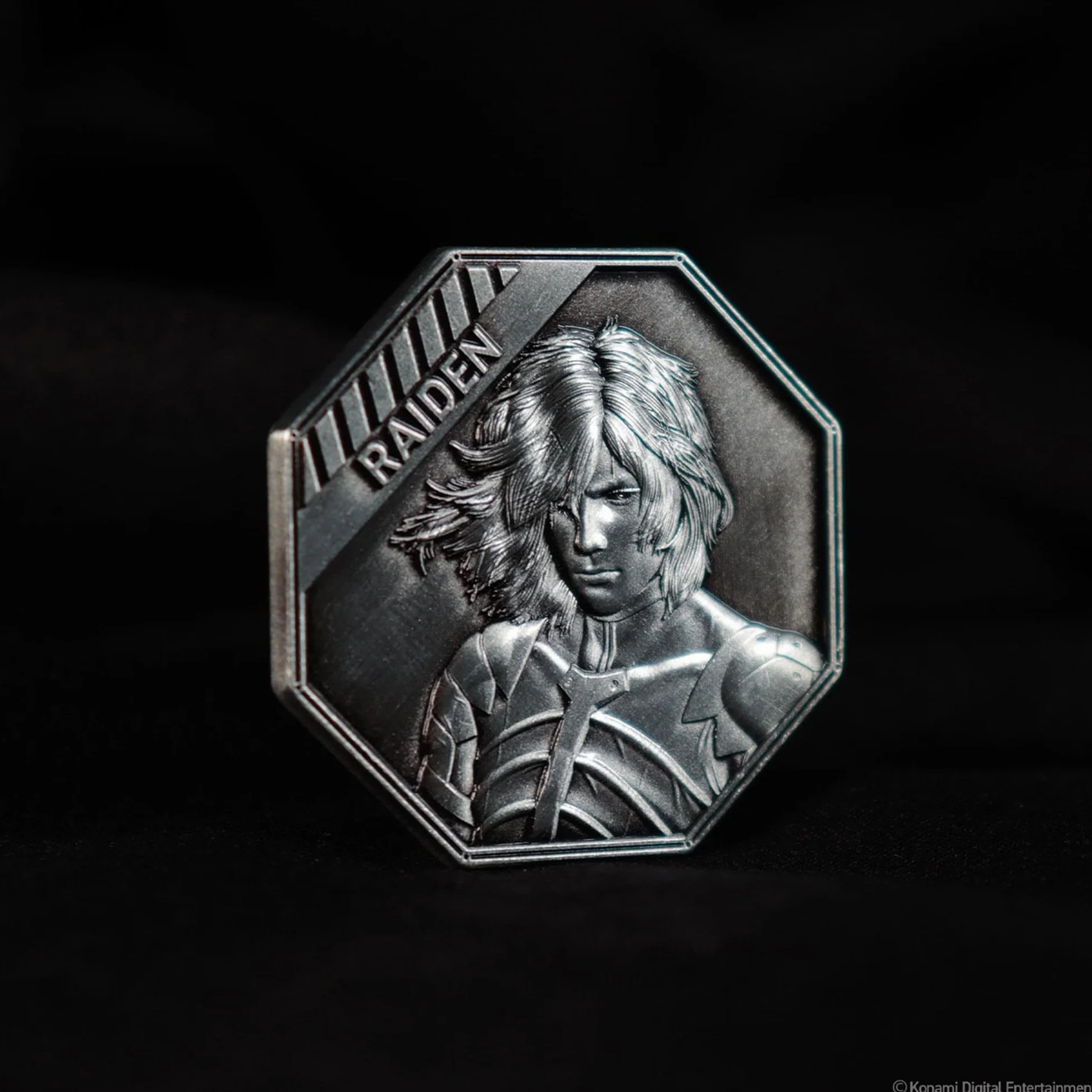 FaNaTtik Metal Gear Solid 2 Raiden limitowana edycja kolekcjonerska moneta – oficjalnie licencjonowana, 5000 na całym świecie, edycja kolekcjonerska, prezent dla graczy