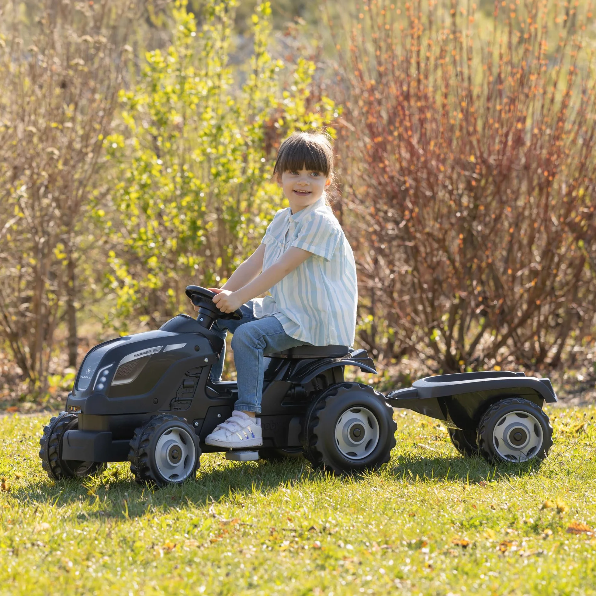 Smoby - Farmer XL Czarny Traktor + Przyczepa - Traktor na pedały dla dzieci - Regulowane Siedzenie - Kierownica z Klaksonem - Otwierana Maska - Od 3 Lat - Wyprodukowano We Francji
