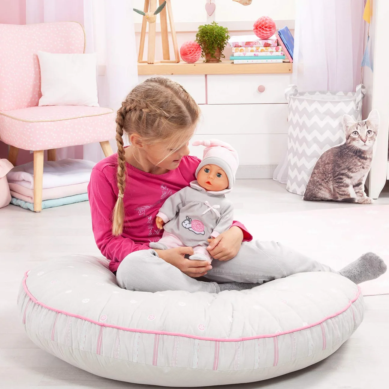Bayer Design 93824BC Interaktywna lalka, mówiąca, miękkie ciało, zamykające się oczy, smoczek, butelka, 38 cm