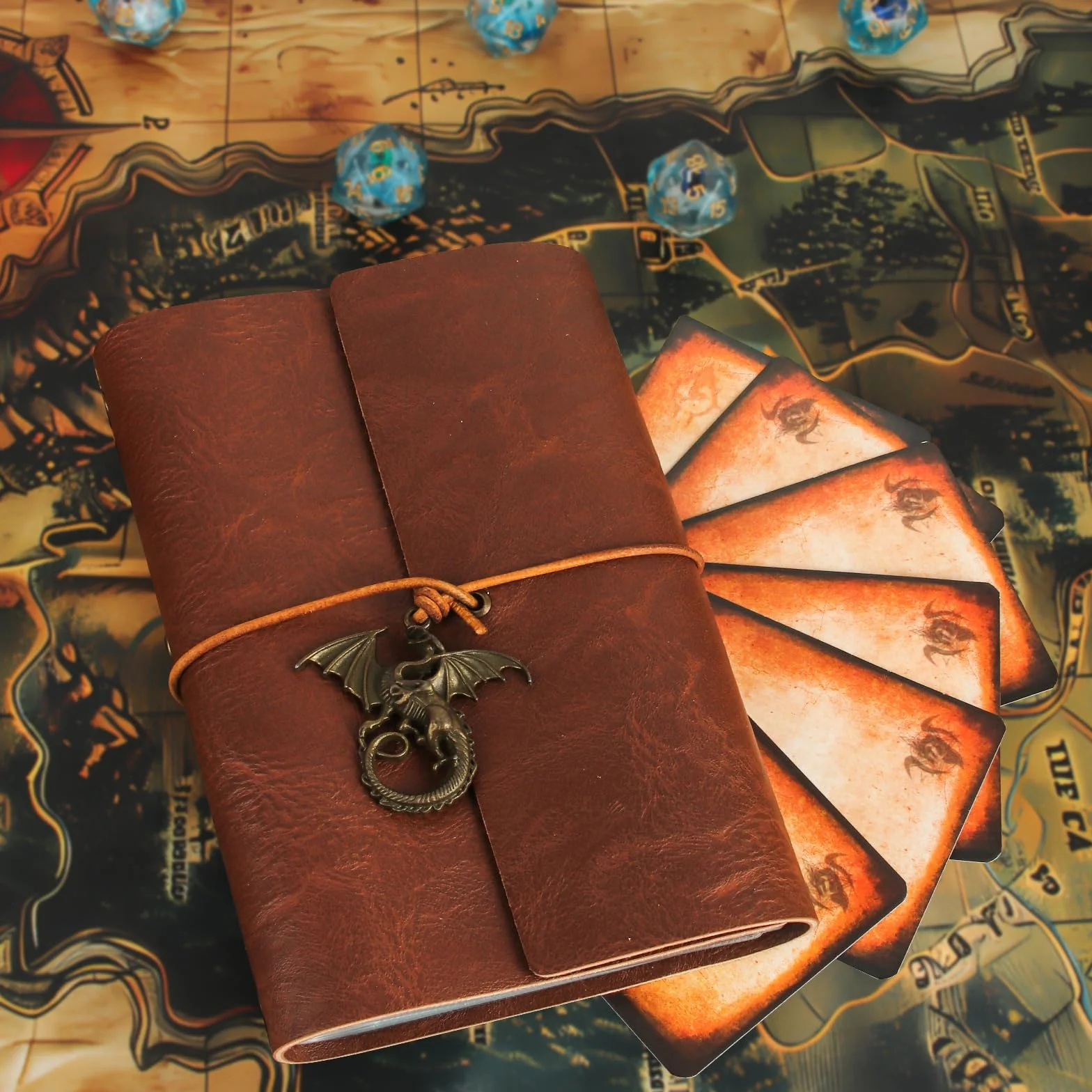 Byhoo Etui na karty z księgą zaklęć DND RPG, kieszonkowa książka zaklęć i referencyjna, akcesoria do gier Tome of Recollection TTRPG dla początkujących mistrzów DND (w zestawie 60 kart gracza w