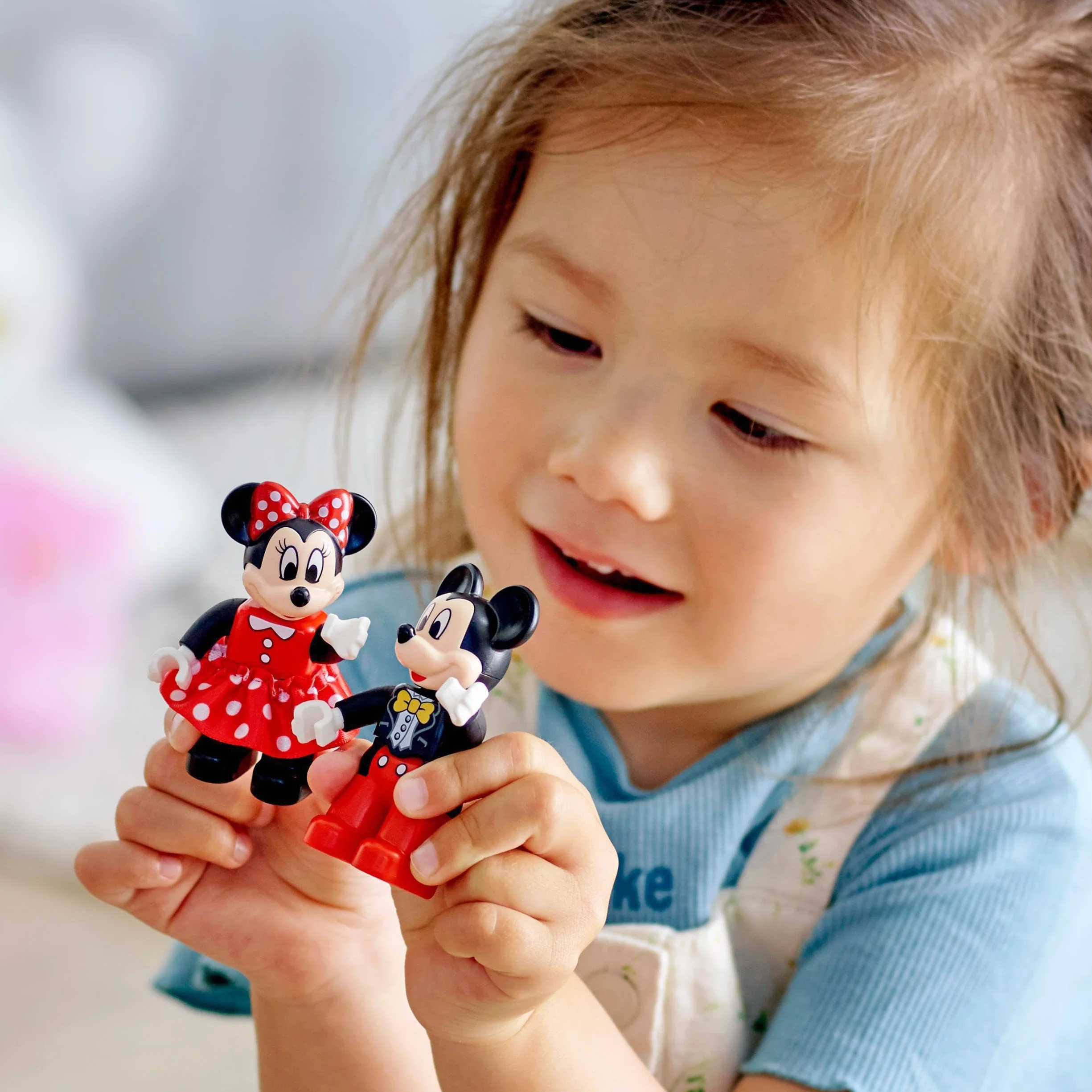 LEGO DUPLO ǀ Disney 10941 Urodzinowy pociąg myszek Miki i Minnie — edukacyjna zabawka z cyferkami dla dzieci (22 elementy)