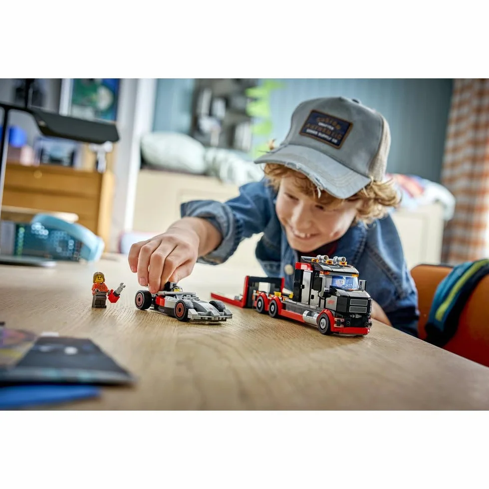 LEGO City Ciężarówka F1 z bolidem Audi F1, zabawka dla dzieci do zbudowania, pomysł na prezent dla 7-latka, dla chłopca i dziewczynki na urodziny, ozdoba na biurko dla fana wyścigówki z klocków 60493