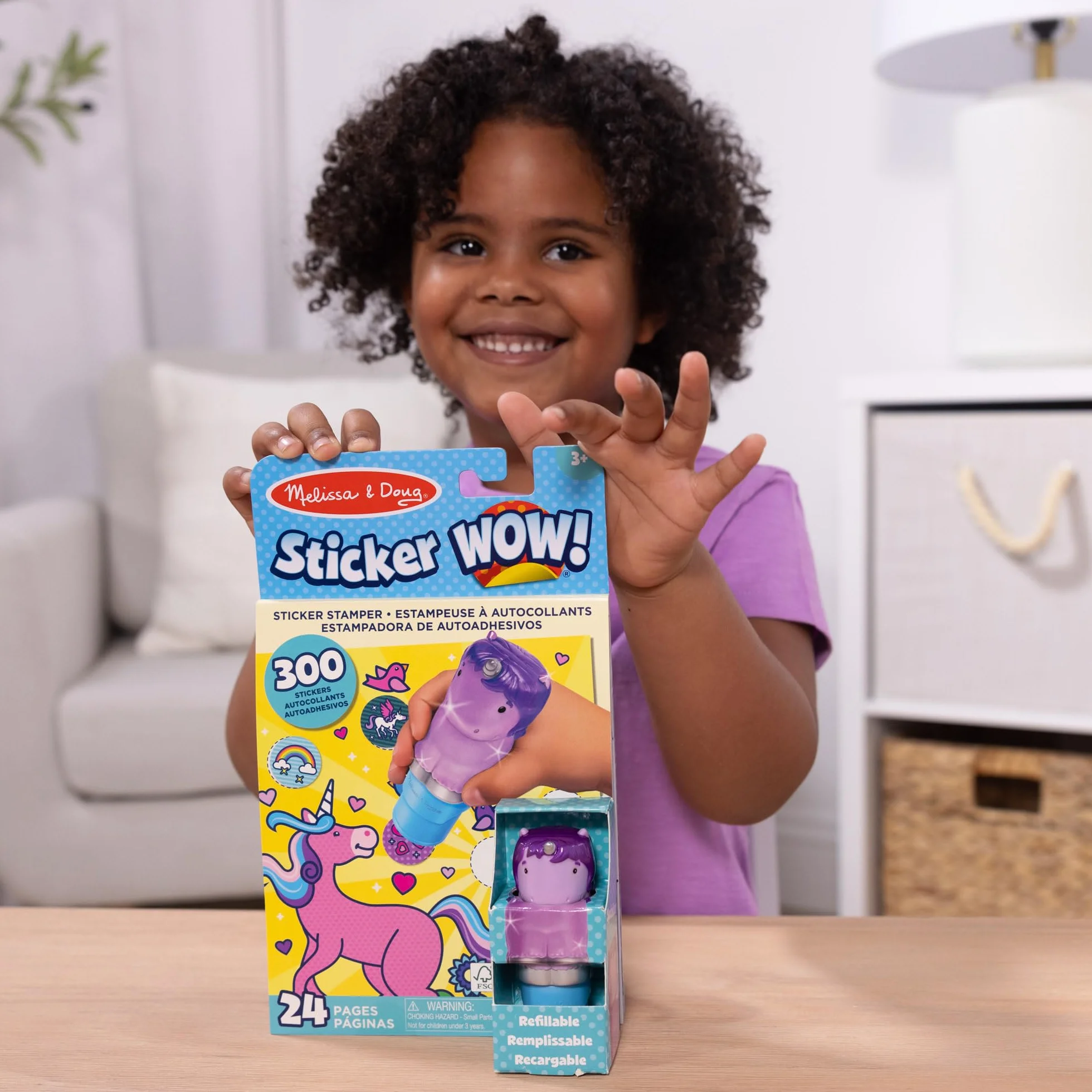 Melissa & Doug Naklejka Wow 24-stronny blok aktywności i pieczątka z naklejkami, 300 naklejek, zabawki dekoracyjne, do majsterkowania i zajęć do kolekcjonowania – błyszczący jednorożec