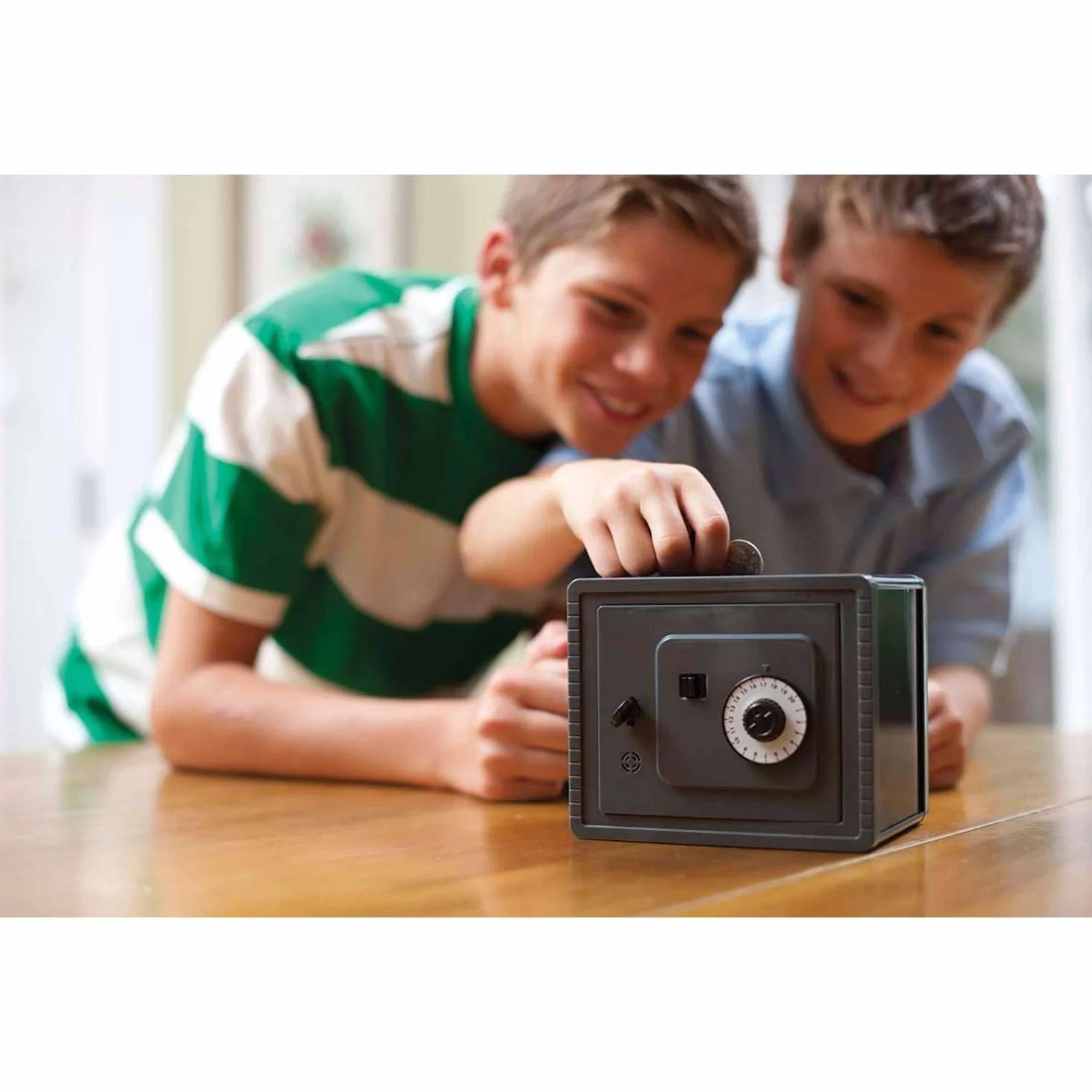 4M Spy Science Alarmed Safe Bank