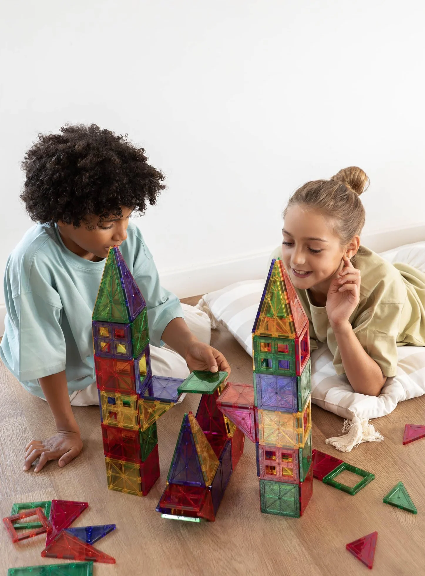 APLI Kids 20138 - Magnex 100 sztuk Magnex Zestaw konstrukcyjny | Zestaw 3D dla dzieci 3+| Kolorowe magnesy geometryczne | Zabawka edukacyjna Steam dla kreatywności i rozwoju poznawczego
