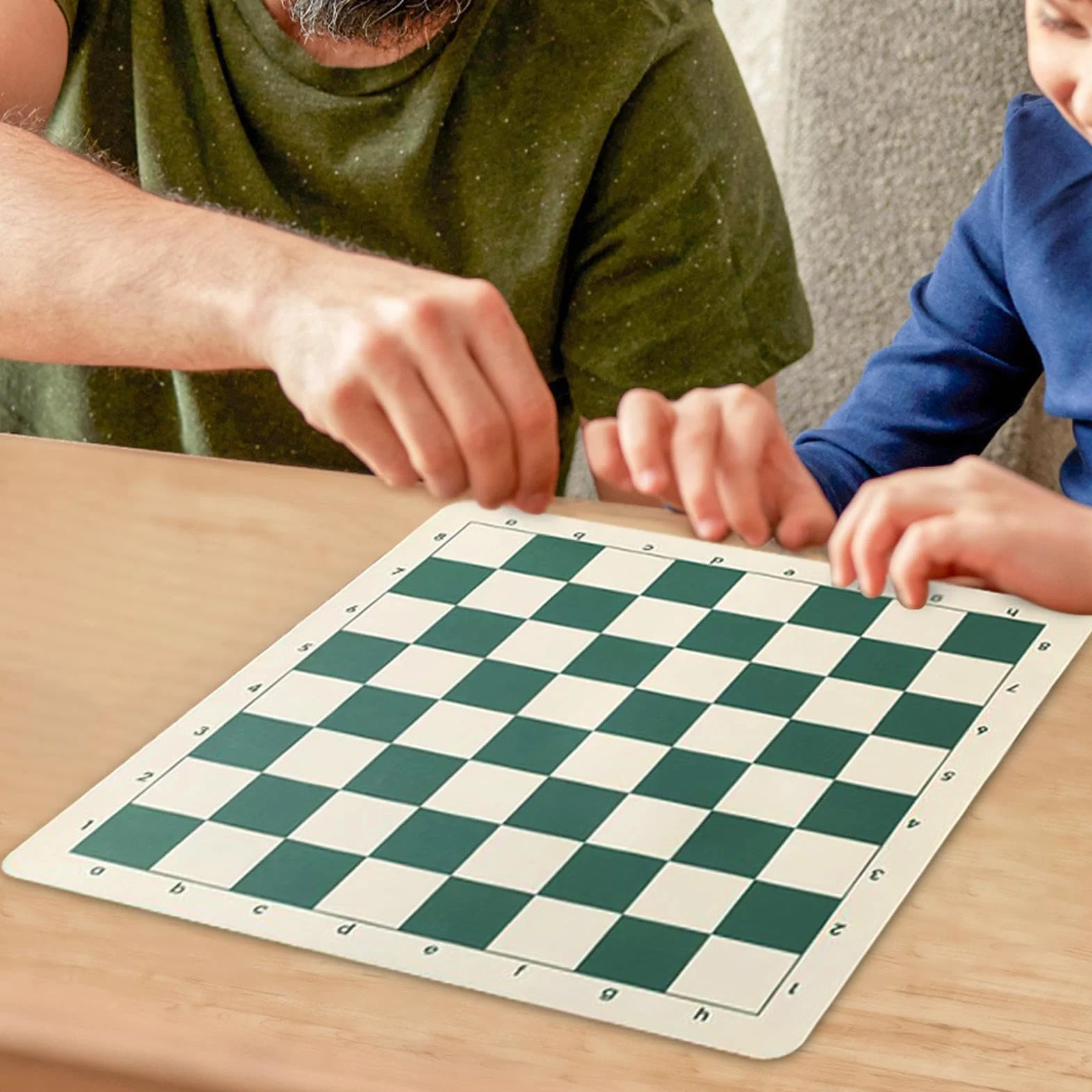 Generisch Tournament Chess Mat – składana deska do szachowania | 40 x 35 cm, zwijana płyta winylowa z lekką konstrukcją, przenośna deska do gry w podróż, na chessboard i warcaby
