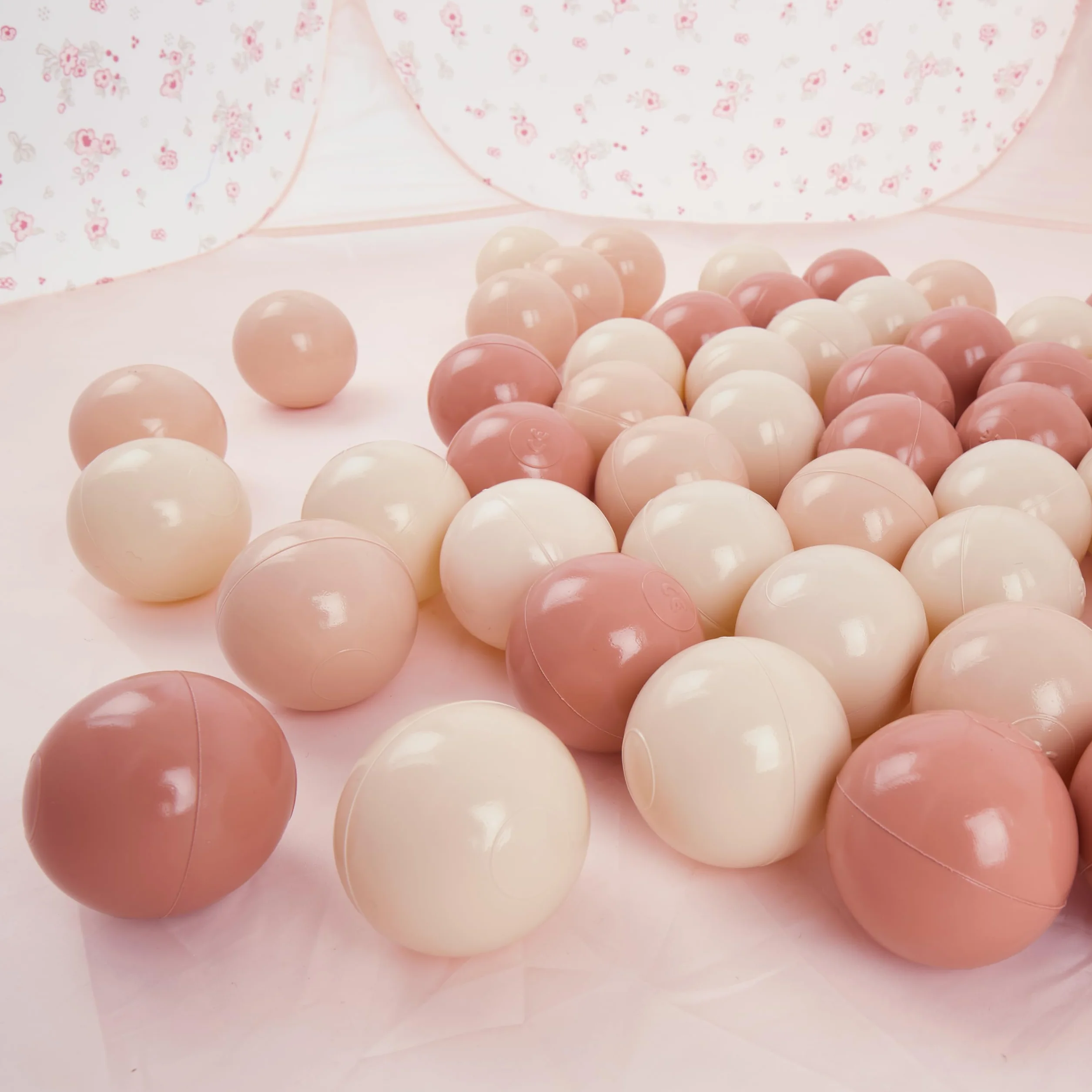 Bieco Namiot dziecięcy i basen z piłkami Pop up Dreamy Flowers z 50 piłkami | Namiot księżniczki dla dzieci | Namiot do zabawy dla dziewczynek