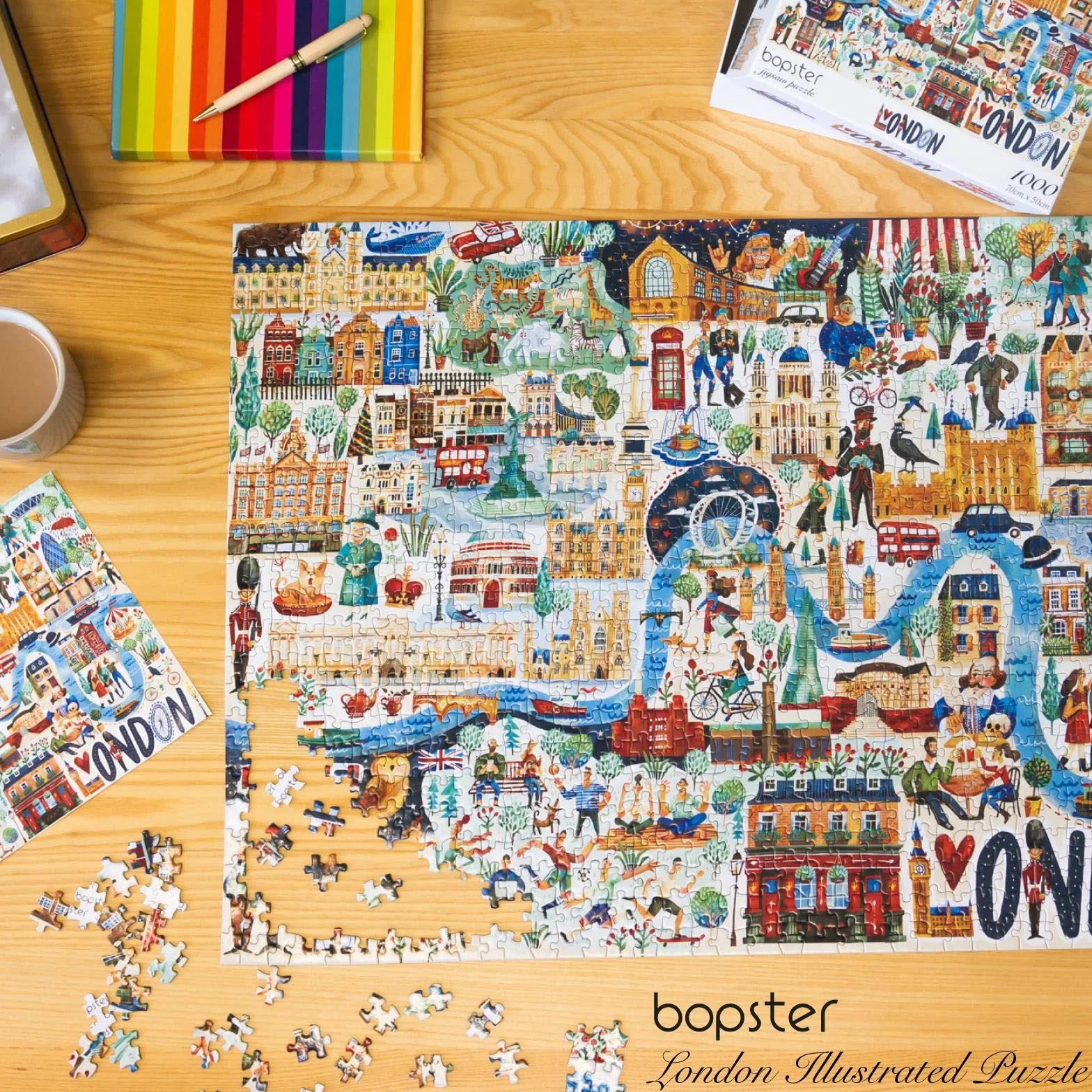 Londyn puzzle 1000 elementów, ilustrowana scena miejska z królową Elżbietą II i królem Karolem III, puzzle dla dorosłych i dzieci, karta w 100% z recyklingu, autorstwa Bopster