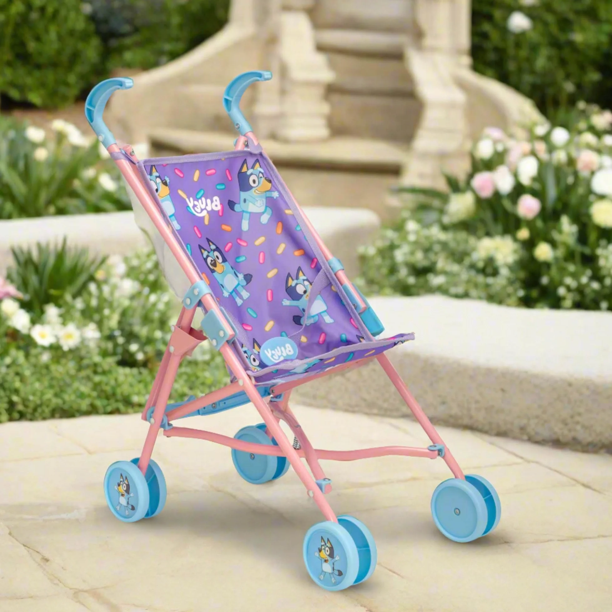 Bluey Junior Wózek Dziecięcy dla Lalek z Parasolem, Easy Fold | Zabawkowe Lalki do Odgrywania Ról | Wiek 2+