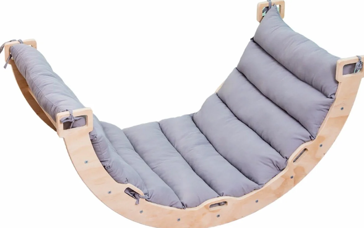 Drewniany Mostek do Wspinaczki/Łuk do Wspinaczki z Poduszką - Montessori Drabinka - Naturalne Drewno - Zabawka dla Dzieci - 97x47x52cm