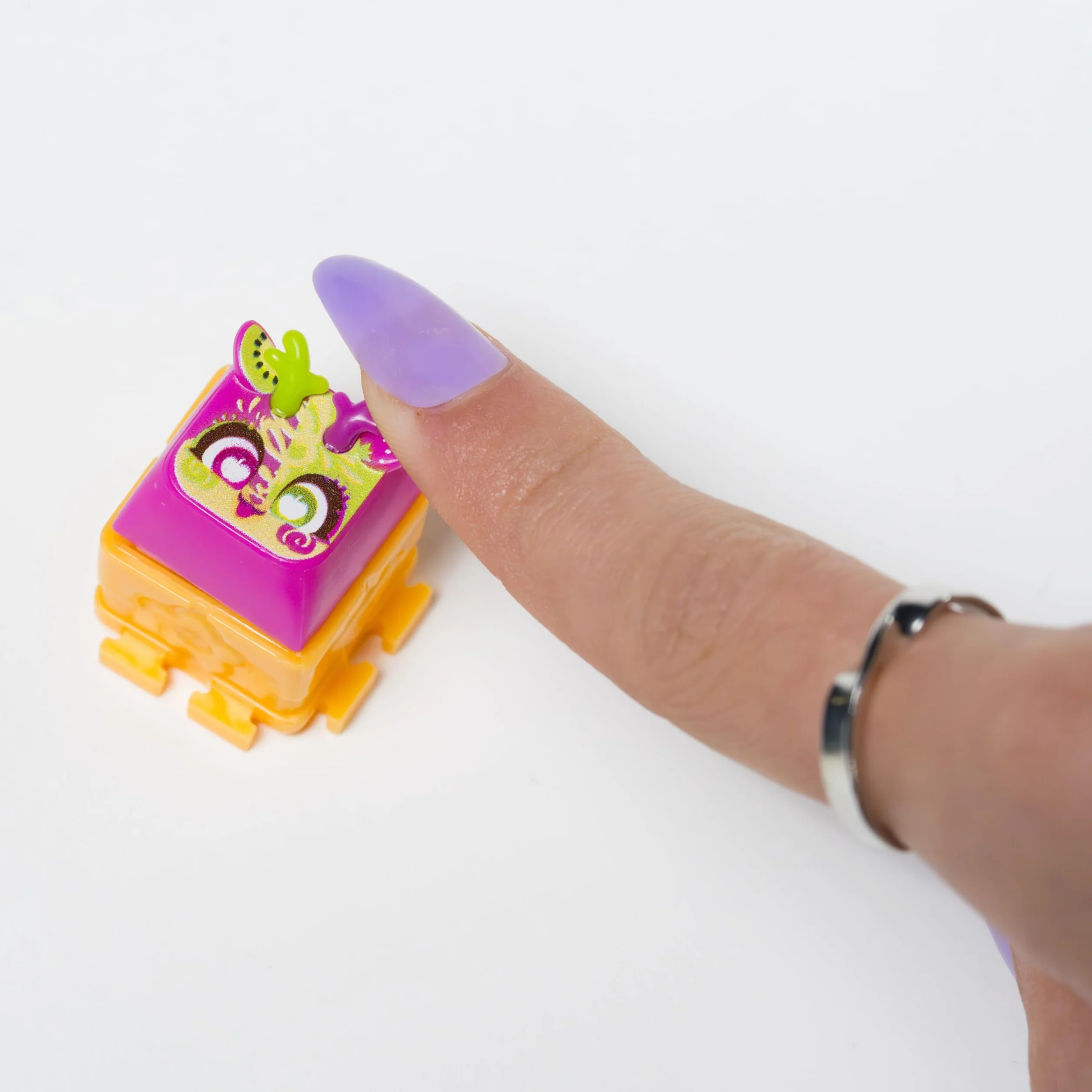 Goliath - CLICKEEZ Multipack Series 2 - 5 figurek klawiszy Kawaii z kliknięciem - nasadka na klucze - zabawka Fidget Toy - sensoryczna zabawka z efektem ASMR - 30+ modeli kolekcjonerskich - od 6 lat