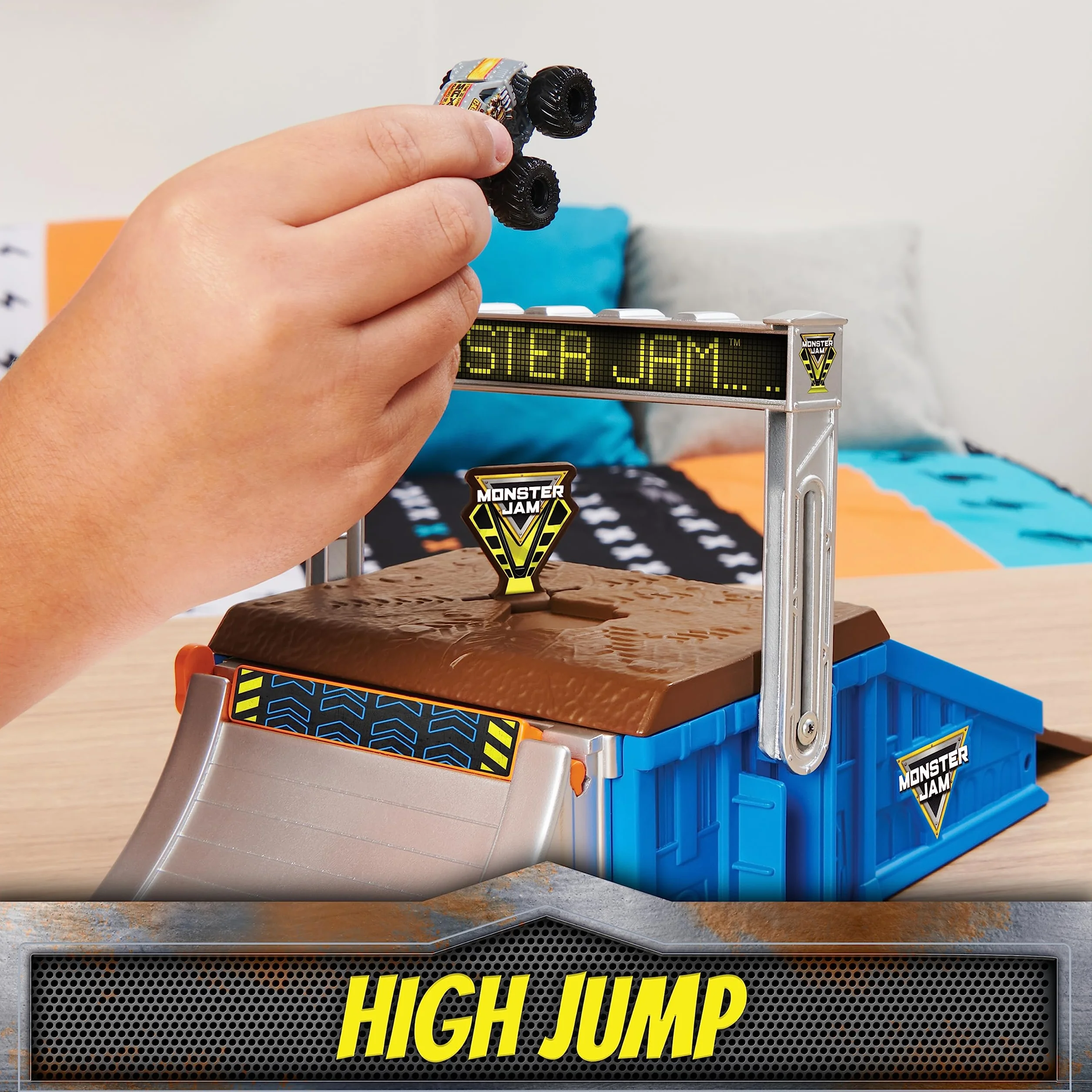 Monster Jam Mini Freestyle Flip Arena zestaw do zabawy i przechowywanie z 2 mini ciężarówkami Monster Jam dla dzieci dla chłopców i dziewcząt w wieku od 3 lat