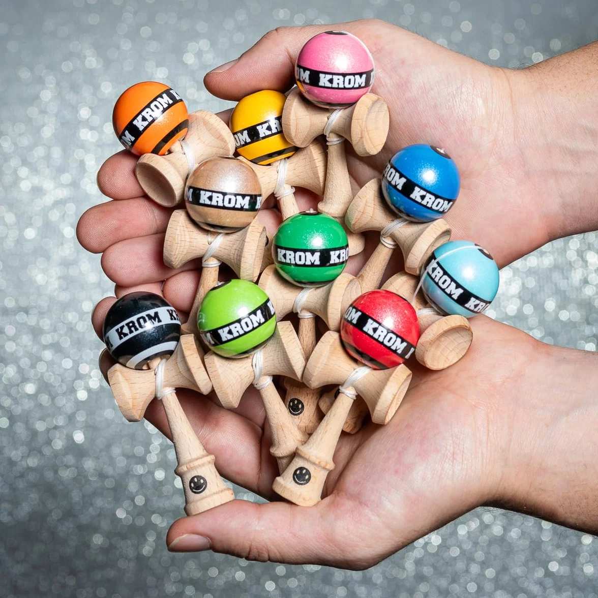 KROM Kendama MIKRO Orange – Mini Kendama z drewna bukowego – w pełni grywalna – format kieszonkowy – dla początkujących i profesjonalistów