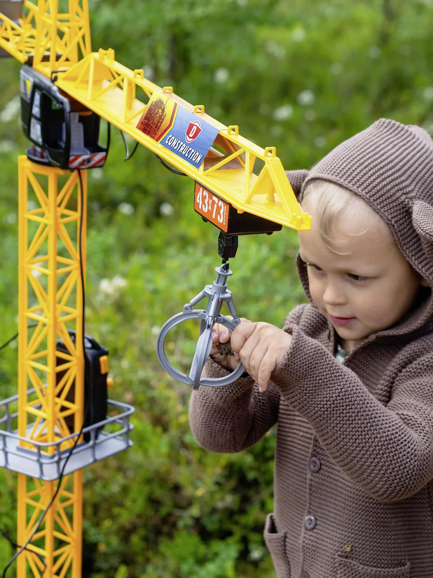 Dickie Toys 203462412 MEGA CRANE Zabawkowy Dźwig zdalnie sterowany z pilotem kablowym, obrotowa kabina i wózek obraca się o 360 stopni, wysokość 120 cm, żuraw przeznaczony dla dzieci od 4 lat