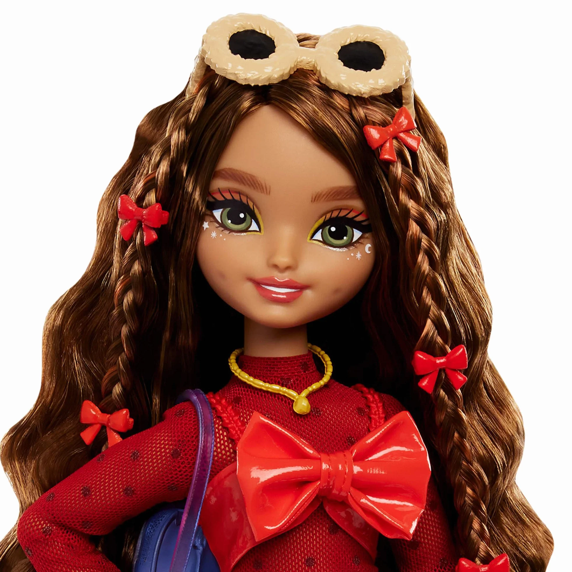 Barbie Dream Besties Lalka modowa Teresa do ustawiania w różnych pozach z brązowymi włosami, spinkami do włosów i 8 akcesoriami z motywem gier, HYC23