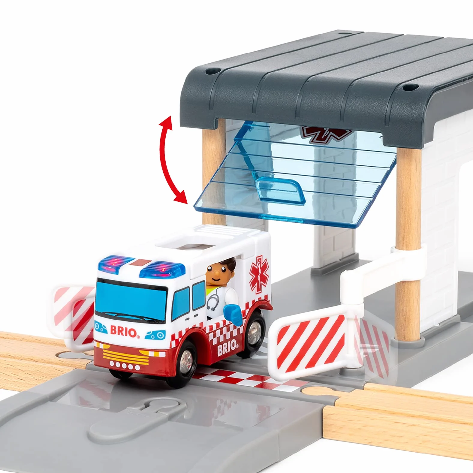 BRIO World 36025 Deluxe Zestaw Policji i Straży Pożarnej - duży zestaw ratowników z posterunkiem policji, pociągiem strażackim, śmigłowcem strażackim i karetką pogotowia - zalecany dla dzieci w wieku 3 lat i starszych
