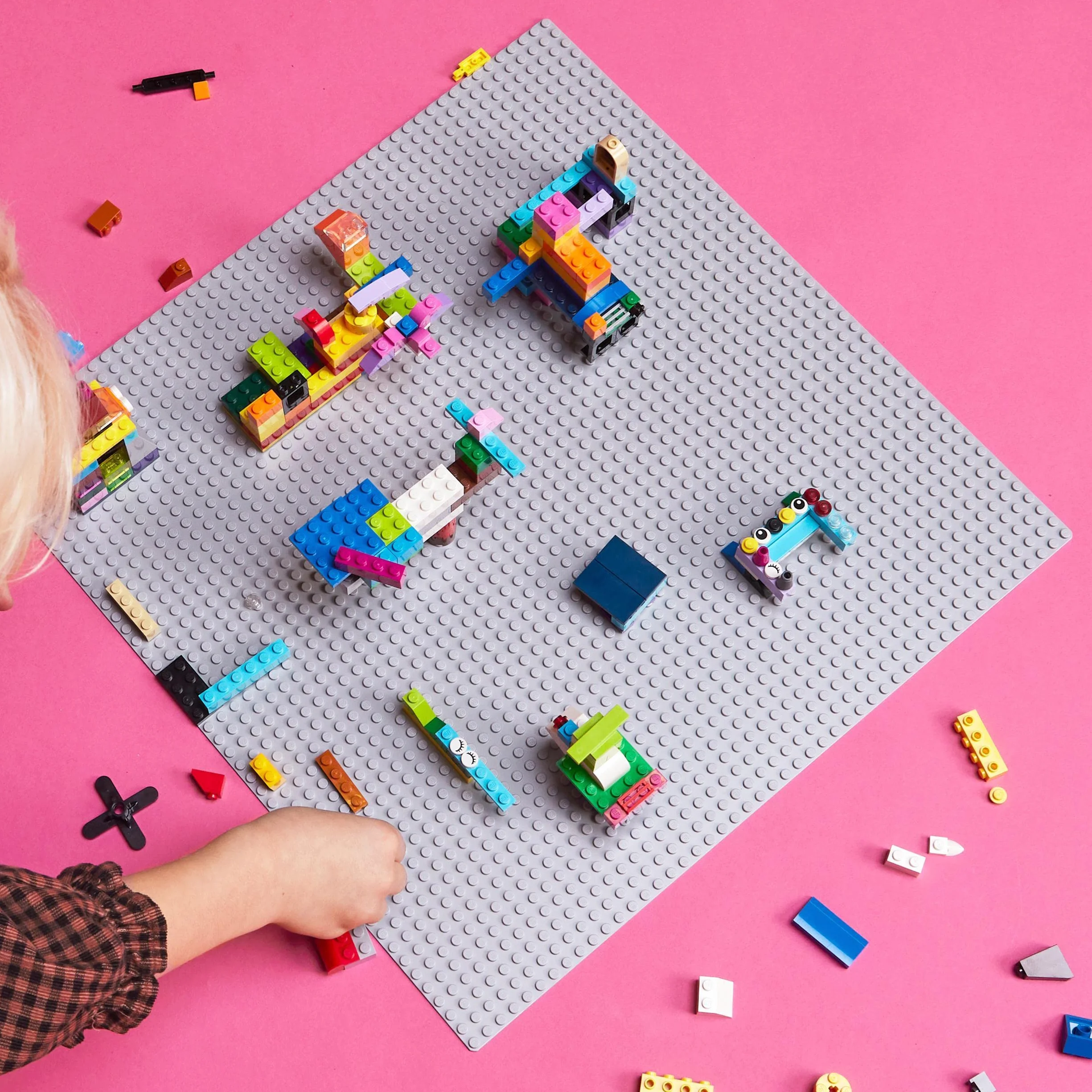 LEGO 11024 Classic Szara Płytka Konstrukcyjna pod Klocki, Pomysł na Prezent na Urodziny dla Chłopców i Dziewczynek od 4 lat
