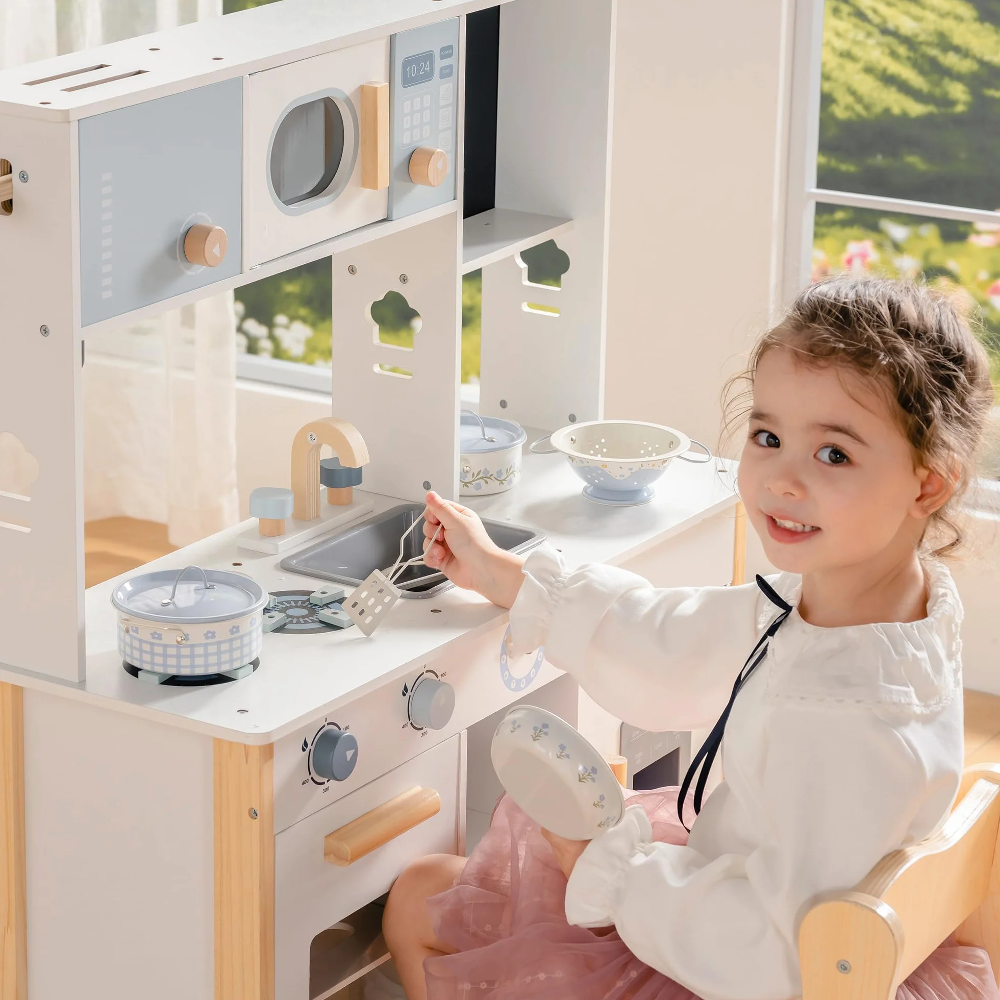 ROBOTIME Blaszane naczynia do gotowania w kształcie niebieskich kwiatów, mini akcesoria kuchenne do zabawy, garnki do zabawy i patelnie, zabawki z torbą siatkową, kremowy francuski styl dla dzieci w