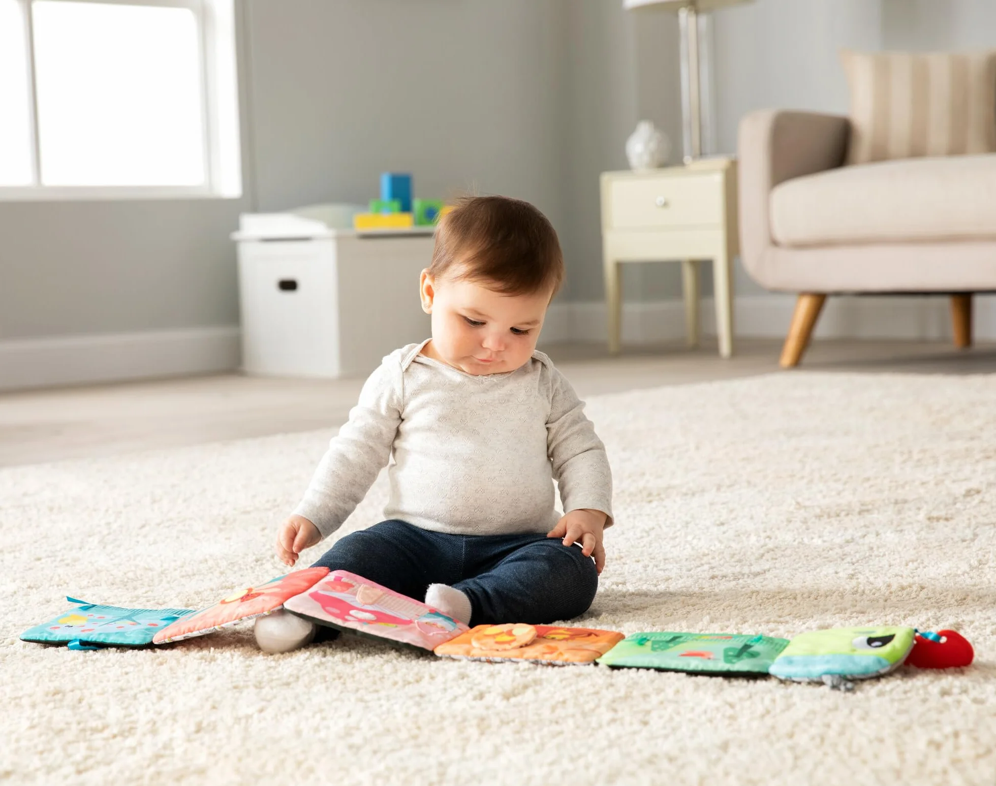 LAMAZE Kolorowa Podróż Gąsienicą - Zabawka Sensoryczna dla Noworodków i Niemowląt z Kolorami i Dźwiękami, Rozwojowa dla Chłopców i Dziewcząt Od 6 Miesięcy, L27463