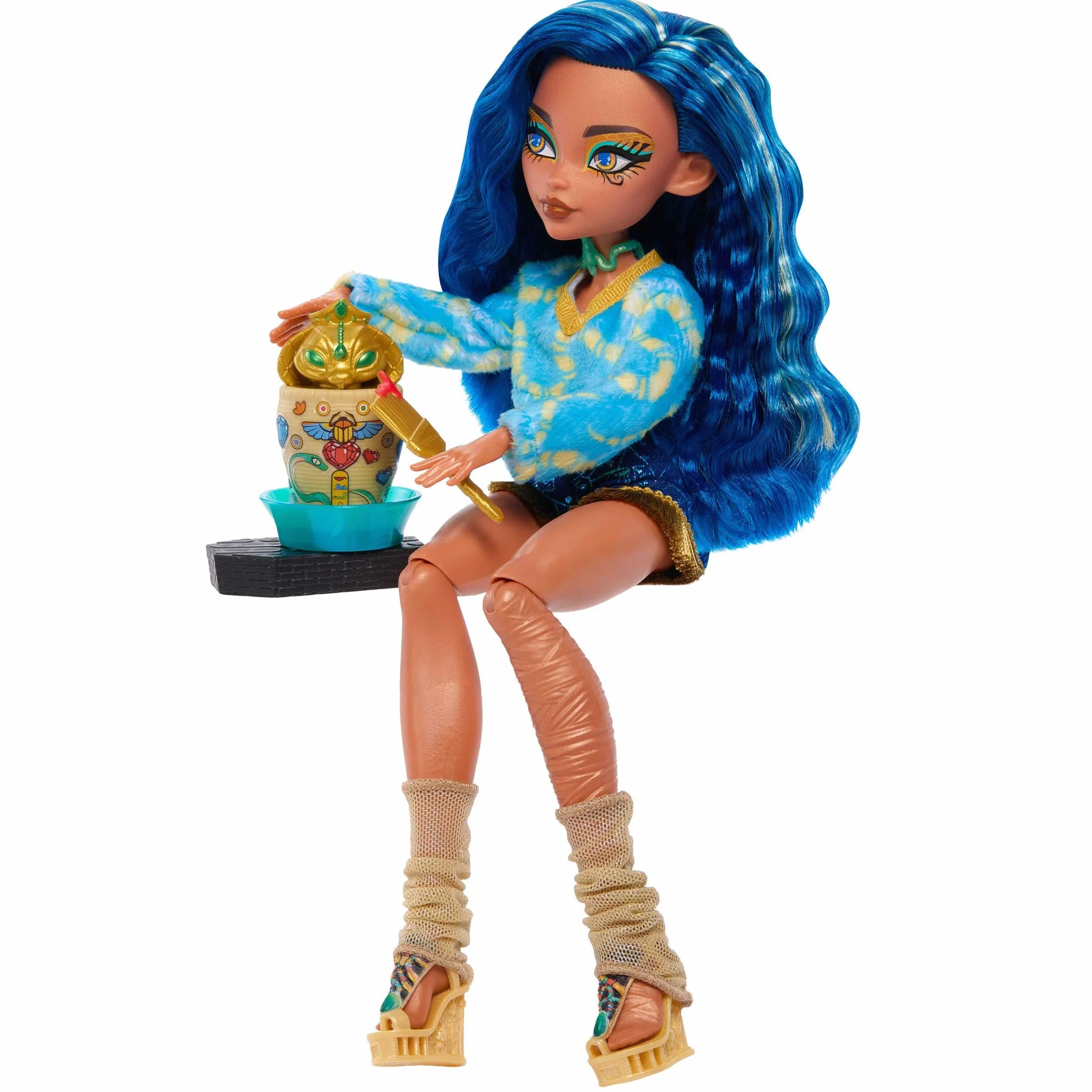 Monster High Straszyrelaks self-care Cleo de Nile Zestaw, lalka i akcesoria-niespodzianki, w tym zestaw do „ceramiki” oraz „kosmetyki”, zabawka dla dzieci 4+, JMG74