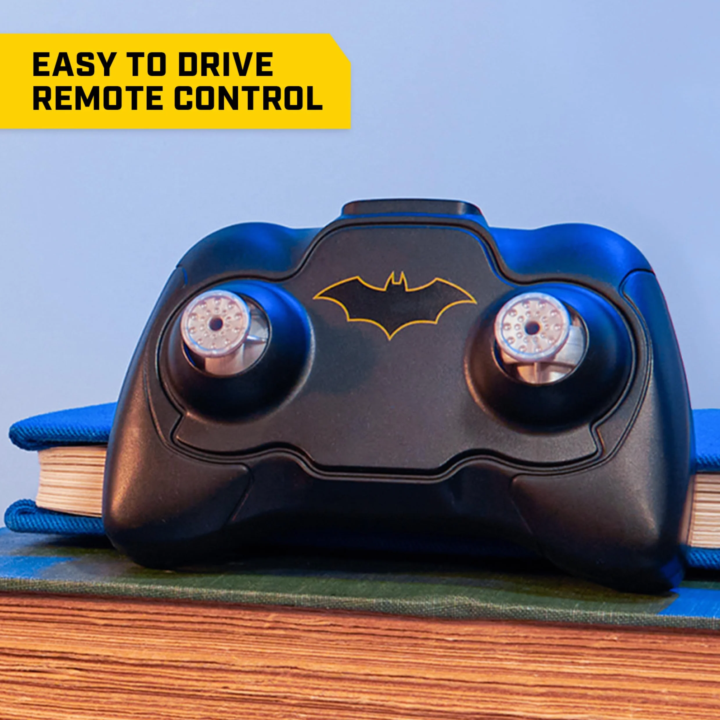 Spin Master - Batman Batmobile z pilotem zdalnego sterowania (2,4 GHz), łatwy do jazdy, kompatybilny z figurkami Batmana 10 cm, z figurką Batmana, skala 1:20, od 4 lat