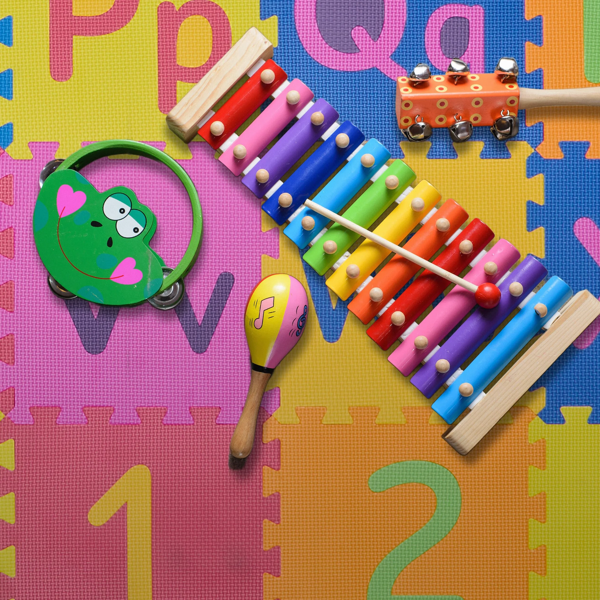 Relaxdays Dywan dziecięcy Puzzle ABC i cyfry, mata do zabawy dla dzieci, 180,5 x 180,5 cm, guma piankowa, wielokolorowa, stal