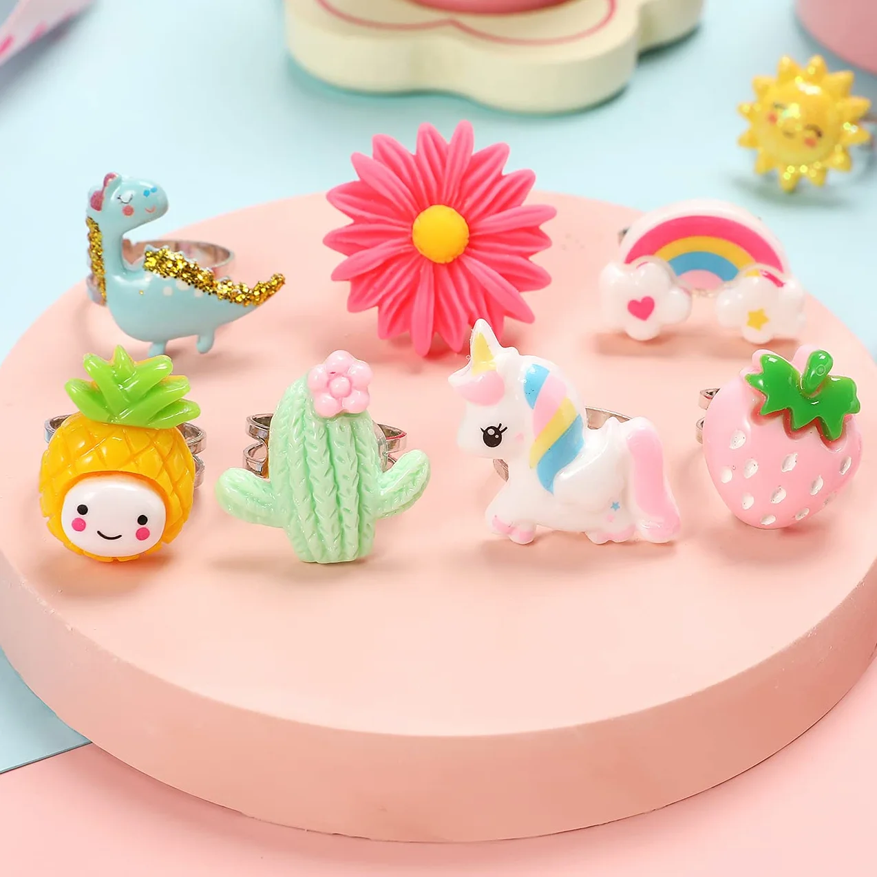 PinkSheep 24 urocze pierścionki jubilerskie dla małych dziewczynek, regulowane i bez powtórzeń, pierścionki do zabawy i przebierania, z pudełkiem prezentowym, akryl