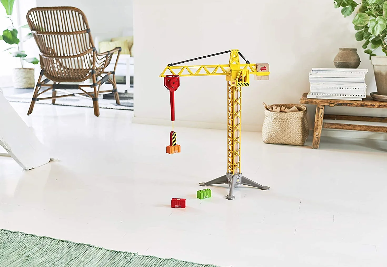 BRIO World 33835 Duży dźwig budowlany z oświetleniem - drewniane akcesoria kolejowe - polecane dla dzieci w wieku 3 lat i starszych