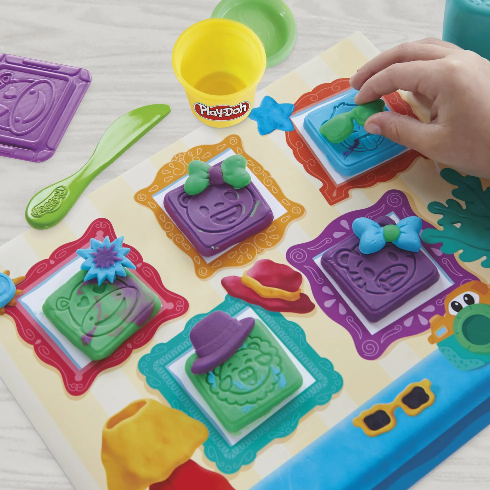 Zestaw startowy Fotozabawa Play-Doh z zabawkowym aparatem fotograficznym