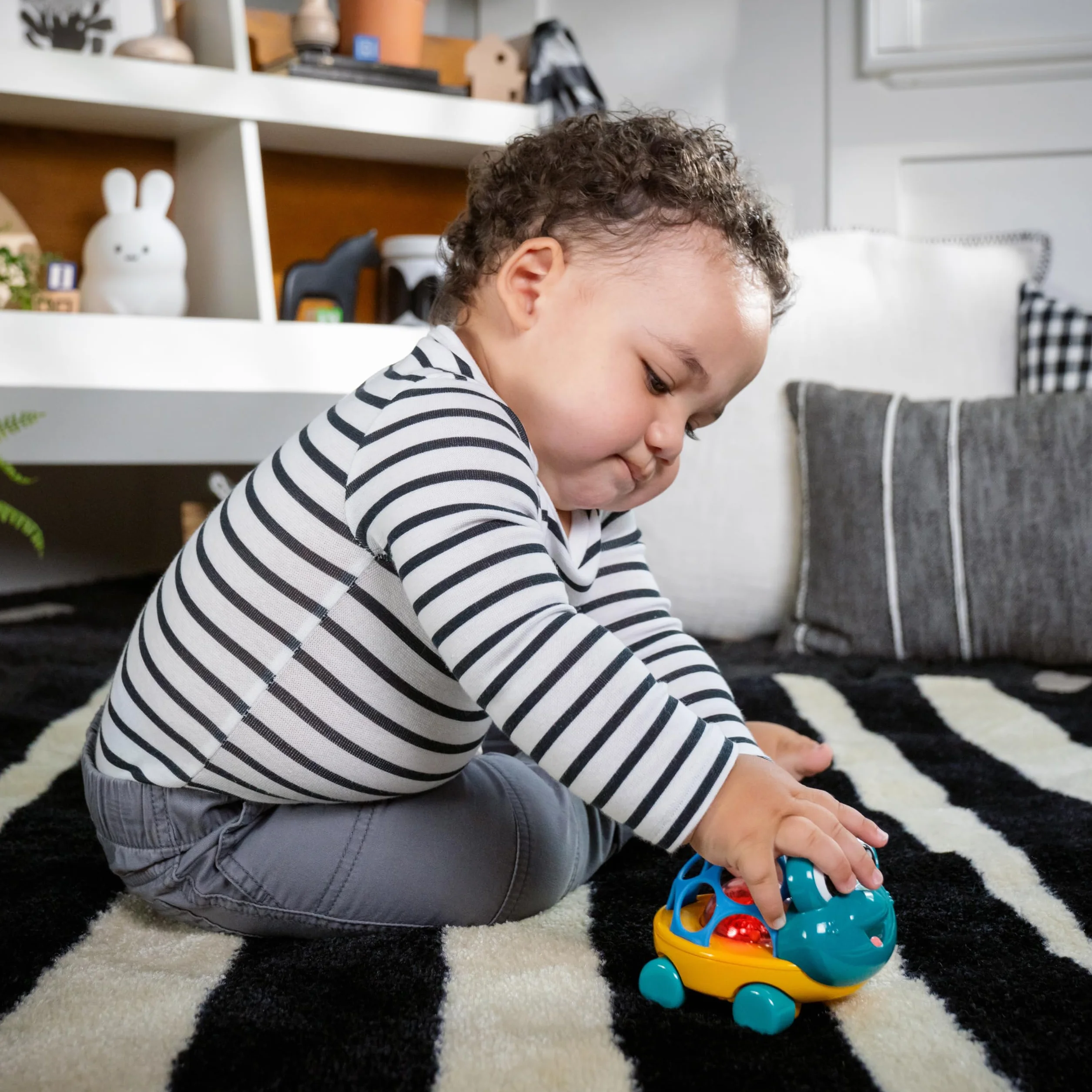 Baby Einstein Curious Car Neptune Oball Toy Car & Rattle, wiek od 3 miesięcy