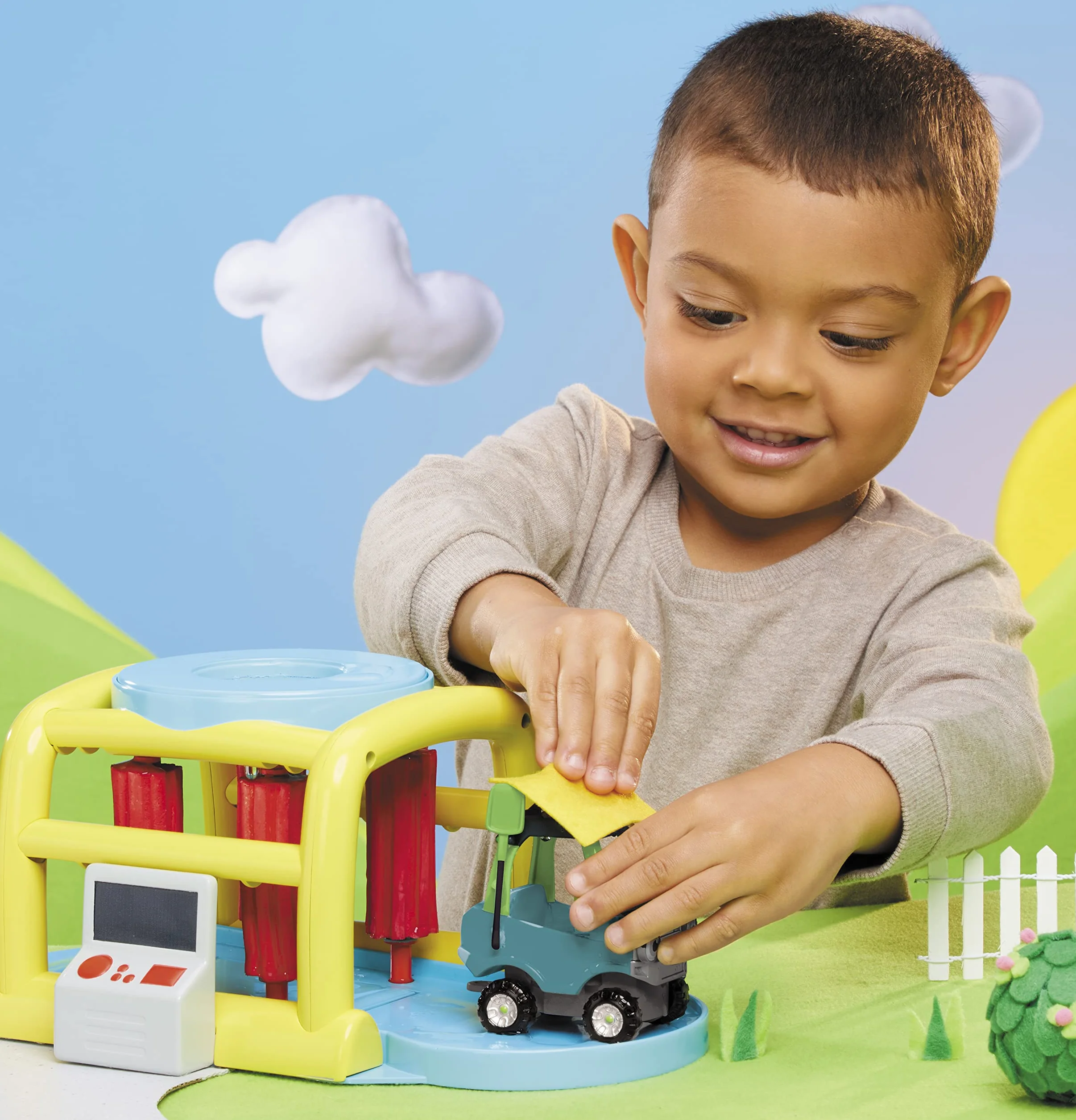 Little Tikes Let's Go Cozy Coupe - Myjnia samochodowa zmieniająca kolory z pojazdem do pchania i zabawy - w zestawie ciężarówka Go Green, narzędzia ogrodowe i wózek - dla maluchów od 3 roku życia