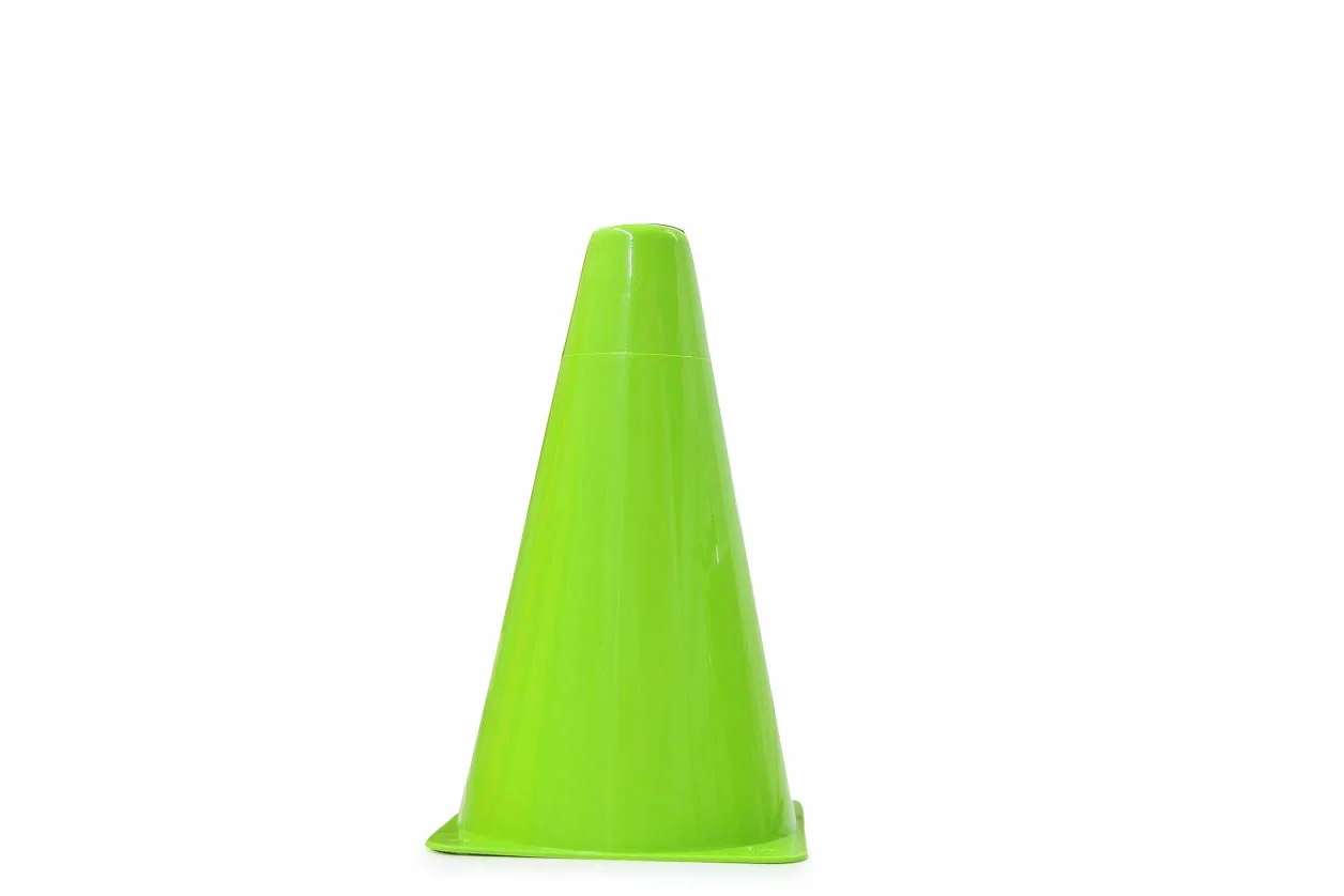 JAMARA 460522 - Pylony Traffic VE4 – możliwość układania w stos, wszechstronne zastosowanie, 4 otwory mocujące, z wytrzymałego tworzywa sztucznego, łatwy do przenoszenia, oszczędność miejsca podczas