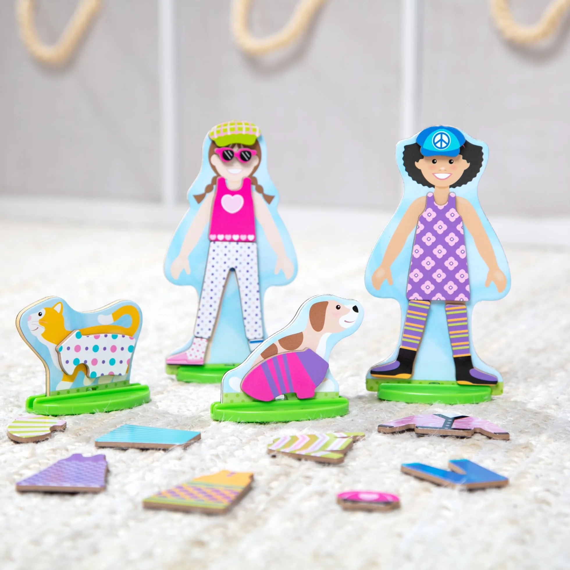 Melissa & Doug Magnetyczne Przebieranki Drewniane Laleczki Zestaw 78 Elementów