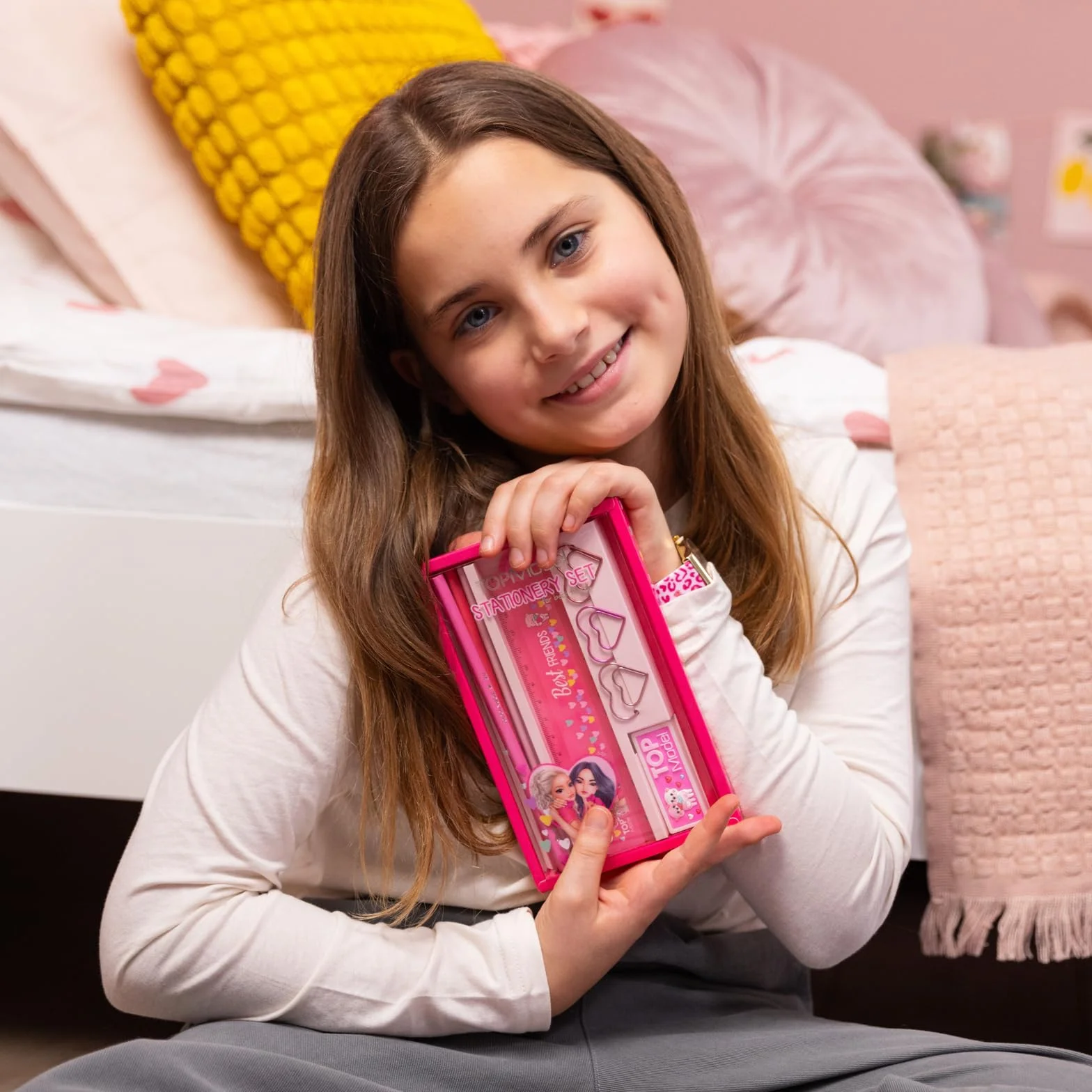 Depesche 12857 TOPModel - Zestaw artykułów piśmiennych w kolorze różowym, z motywem modelki i serduszek, zawierający ołówki, gumkę, linijkę i wiele więcej.