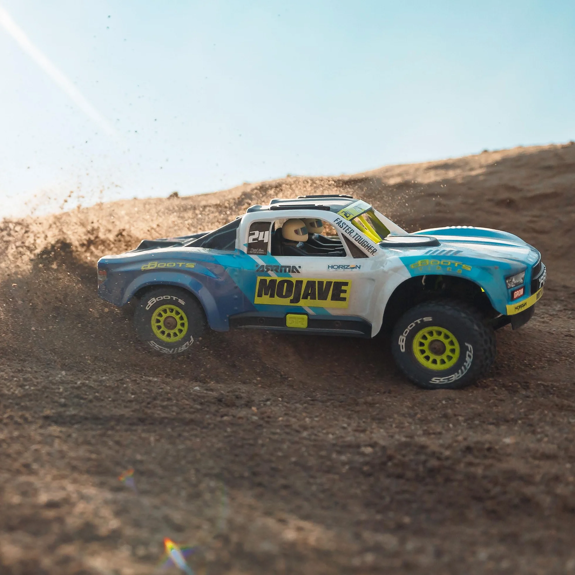 ARRMA RC Truck Mojave GROM 4x4 Smart Small Scale Desert Truck, RTR (z baterią i ładowarką w zestawie) niebieski/biały ARA2104T2