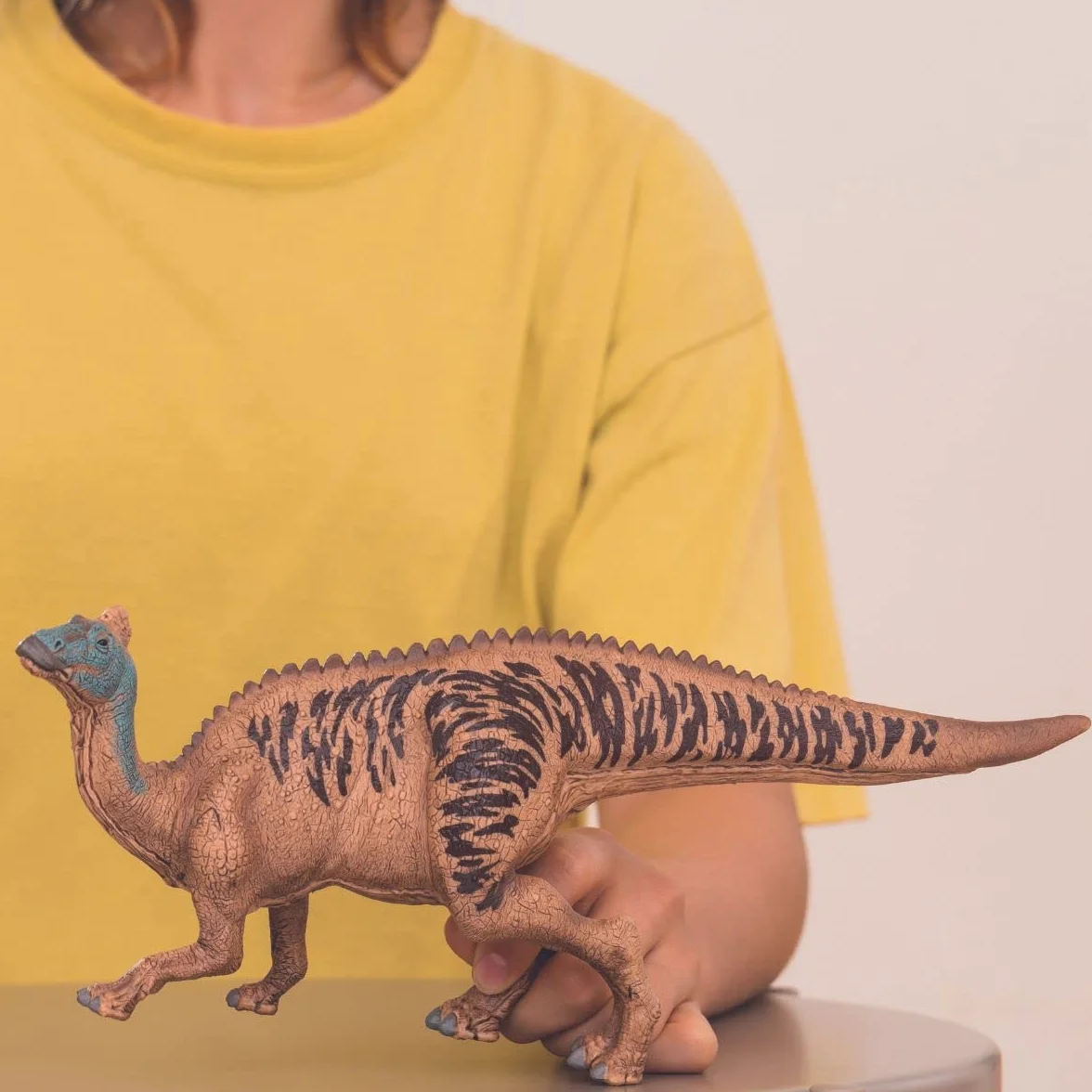 schleich DINOSAURS | Edmontozaur 15037 | Szczegółowa figurka dinozaura | Dinozaur do kolekcjonowania | Prezent dla dzieci | Od 3 lat | 30 × 7 × 12 cm