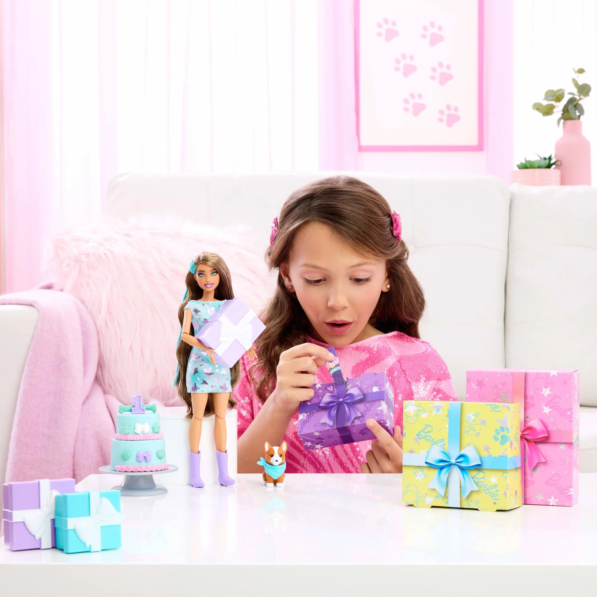 Barbie Party Unboxed Imprezowe niespodzianki Urodziny pieska Zestaw Wieczorowe gwiazdki Lalka i akcesoria, 10 niespodzianek, w tym zmiana koloru i zabawa w dekorowanie tortu, zabawka dla dzieci, JFG72
