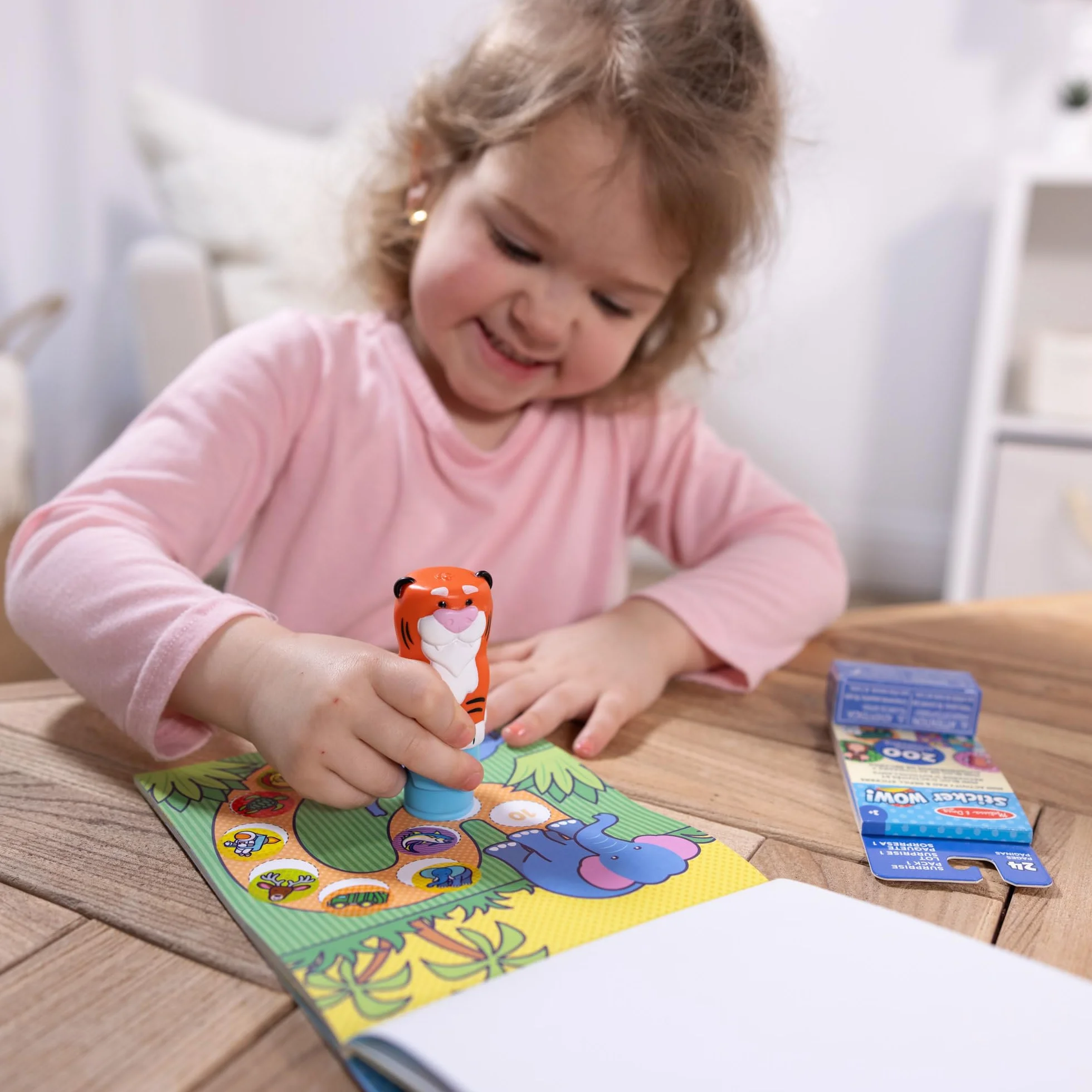 Melissa & Doug Naklejka Wow! Tygrys Bundle: 24-stronicowa podkładka aktywności, stempel naklejki, 500 naklejek, sztuka i rzemiosło Fidget Toy kolekcjonerska postać
