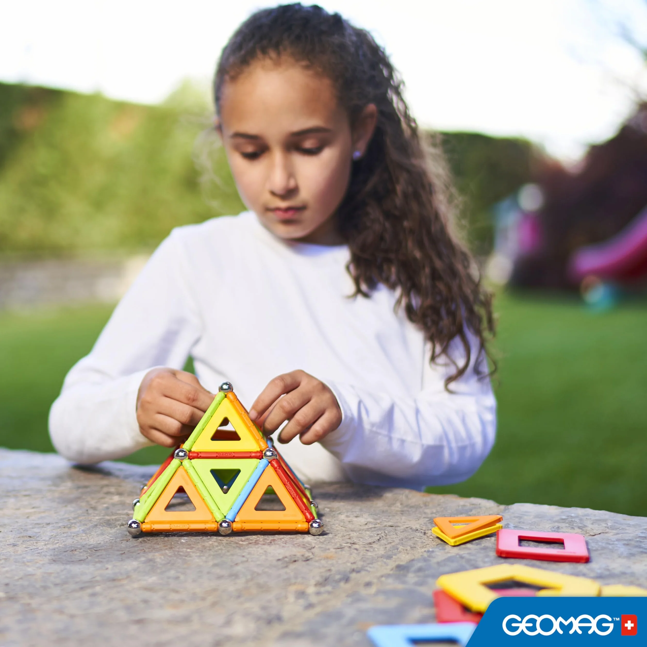 Geomag - Supercolor - Superkolorowe Magnetyczne Klocki dla Dzieci, Zabawka Magnetyczna, Gra Edukacyjna, Green Collection, 100% Plastiku z Recyklingu, 78 sztuk