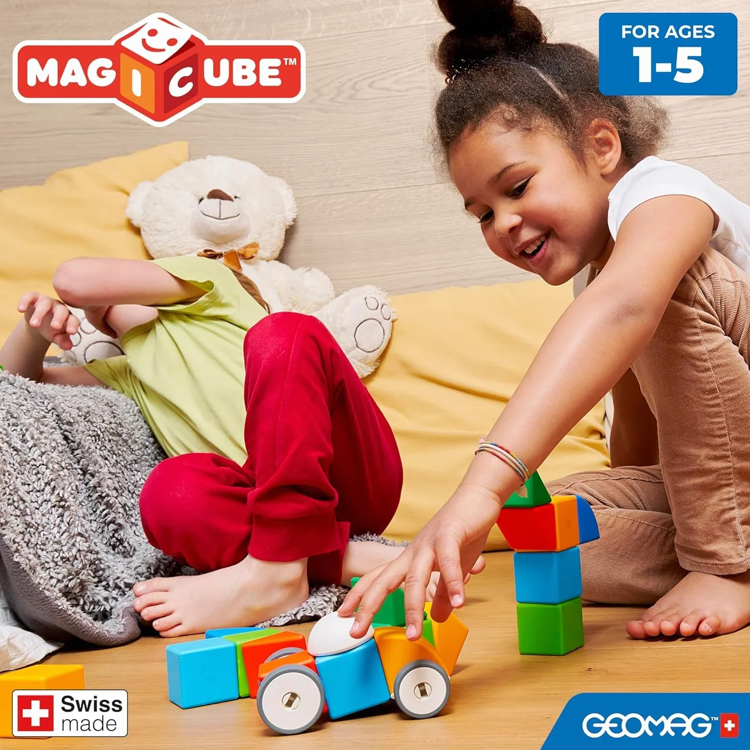 Geomag - Magicube 1+ Shapes - Magiczne Kostki Magnetyczne dla Dzieci, 4 Kolory i Kształty, 32 Bloki, Gra Edukacyjna, 100% Plastiku z Recyklingu