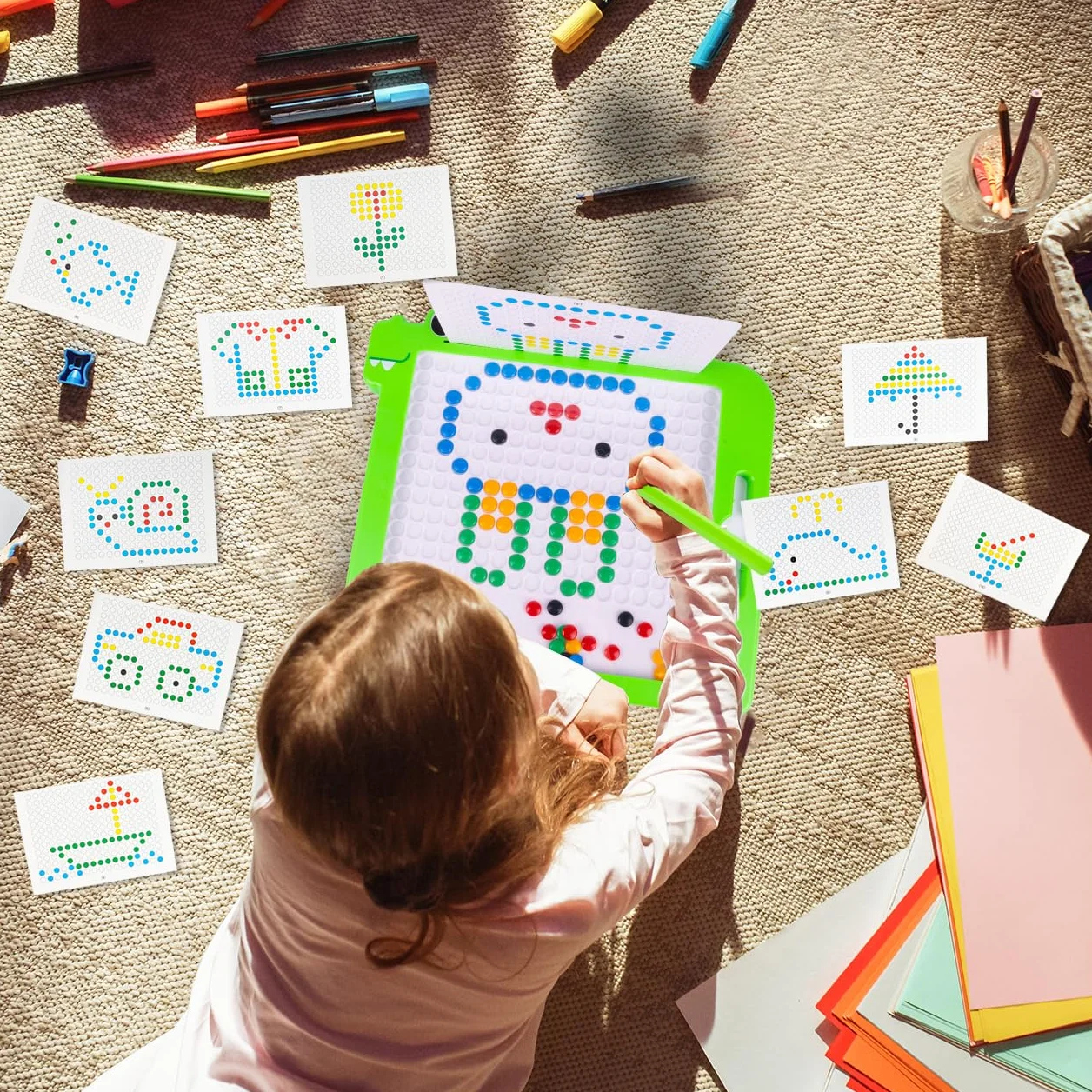 MalPlay Montessori tablica magnetyczna dla dzieci, koraliki mozaikowe, szablony puzzli dinozaurów, 20 różnych szablonów, od 3 lat, gra magnetyczna