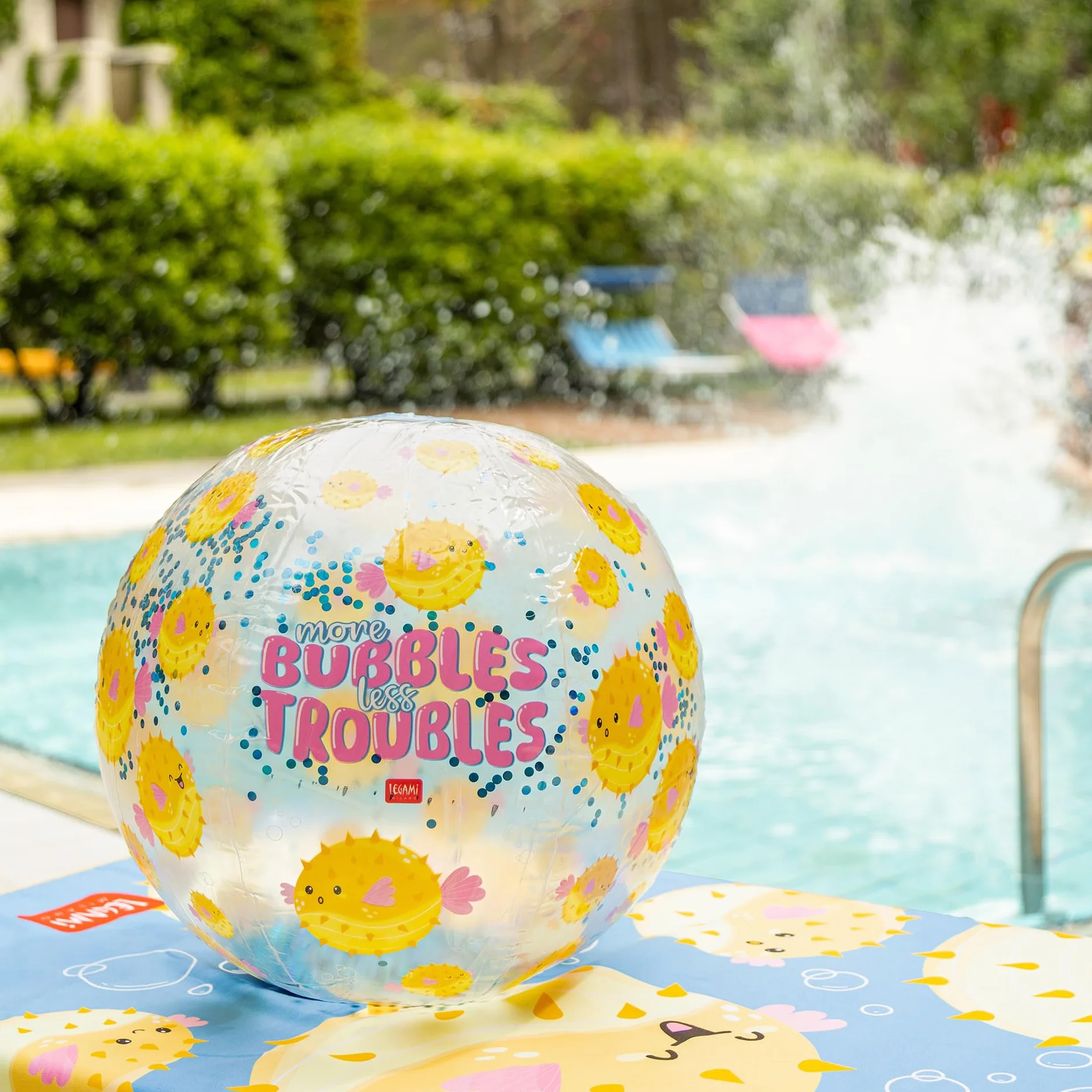 Legami - Nadmuchiwana piłka plażowa, nadmuchiwany balon z PVC, miękki dla dzieci, imprezy plażowe, nadmuchiwany do gry w piłkę nożną i siatkówkę, średnica 40 cm