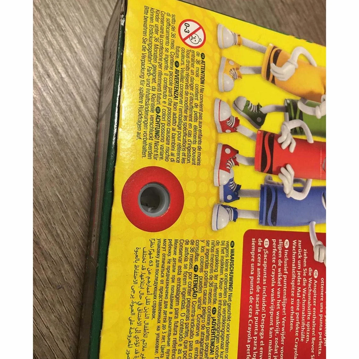 Crayola - Kredki Woskowe dla Dzieci, 64 Kolory + Temperówka, Zestaw Kreatywny do Szkoły i Zabaw, Żywe Kolory, Od 3 Lat, 52-6448