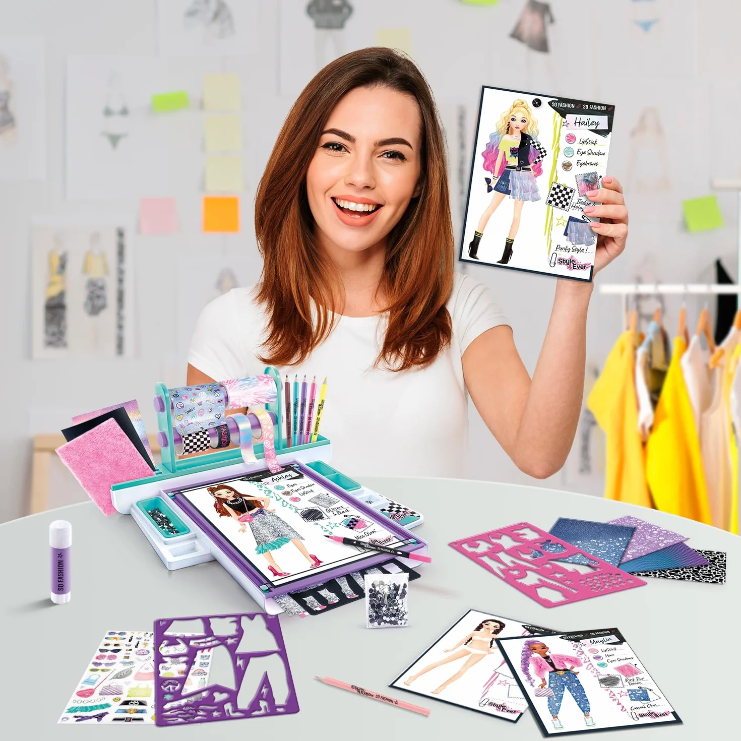 Canal Toys - Styl 4 Ever Fashion Designer Tablet Dziecko 6 lat + - Studio rysowania i kreatywnego wypoczynku z samoprzylepnymi tkaninami, szablonami, naklejkami i pisakami, aby stworzyć swoją kolekcję