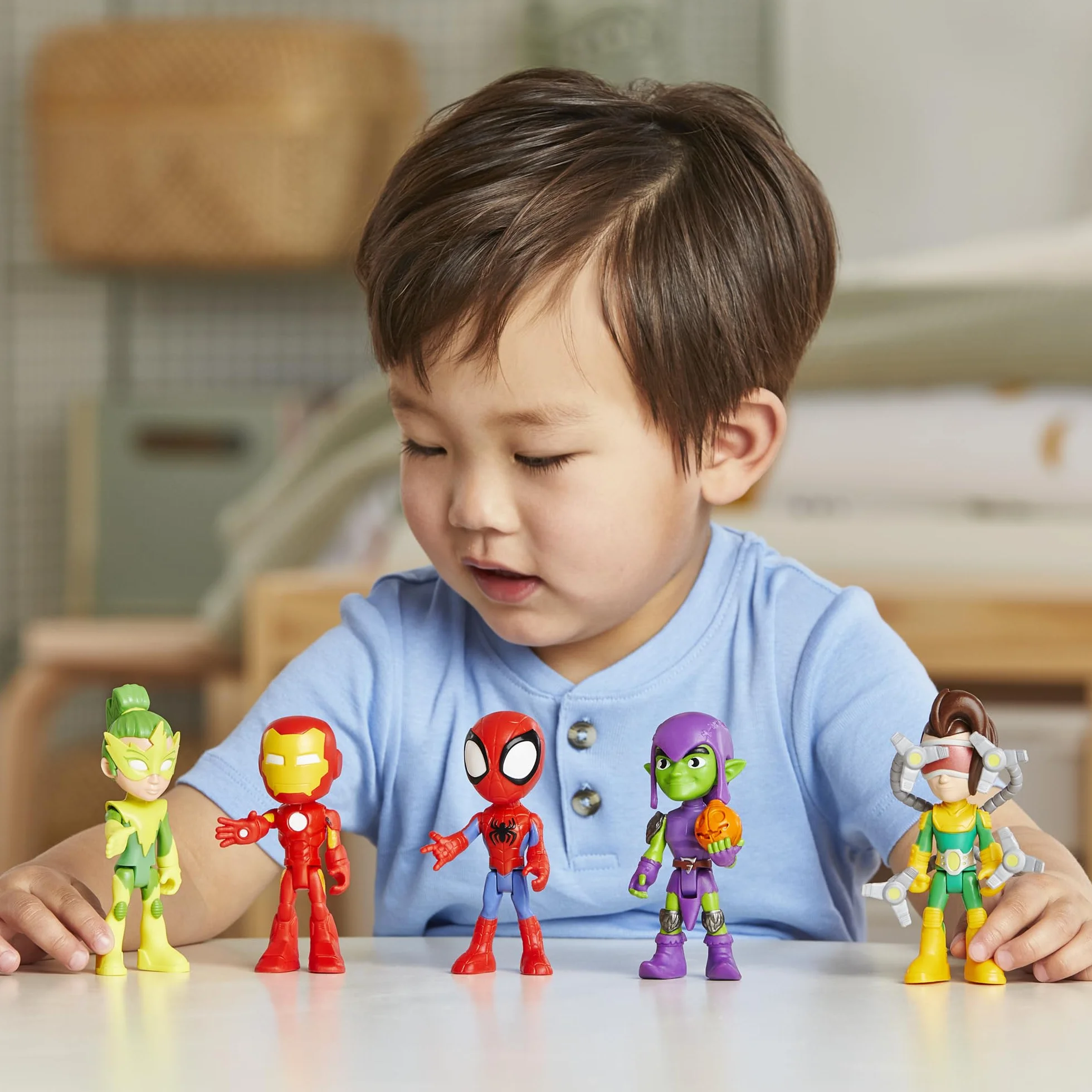 SPIDEY AND HIS AMAZING FRIENDS Pakiet przyjaciół i przeciwników z serialu ""Spidey i super-kumple"" Marvela, zestaw figurek