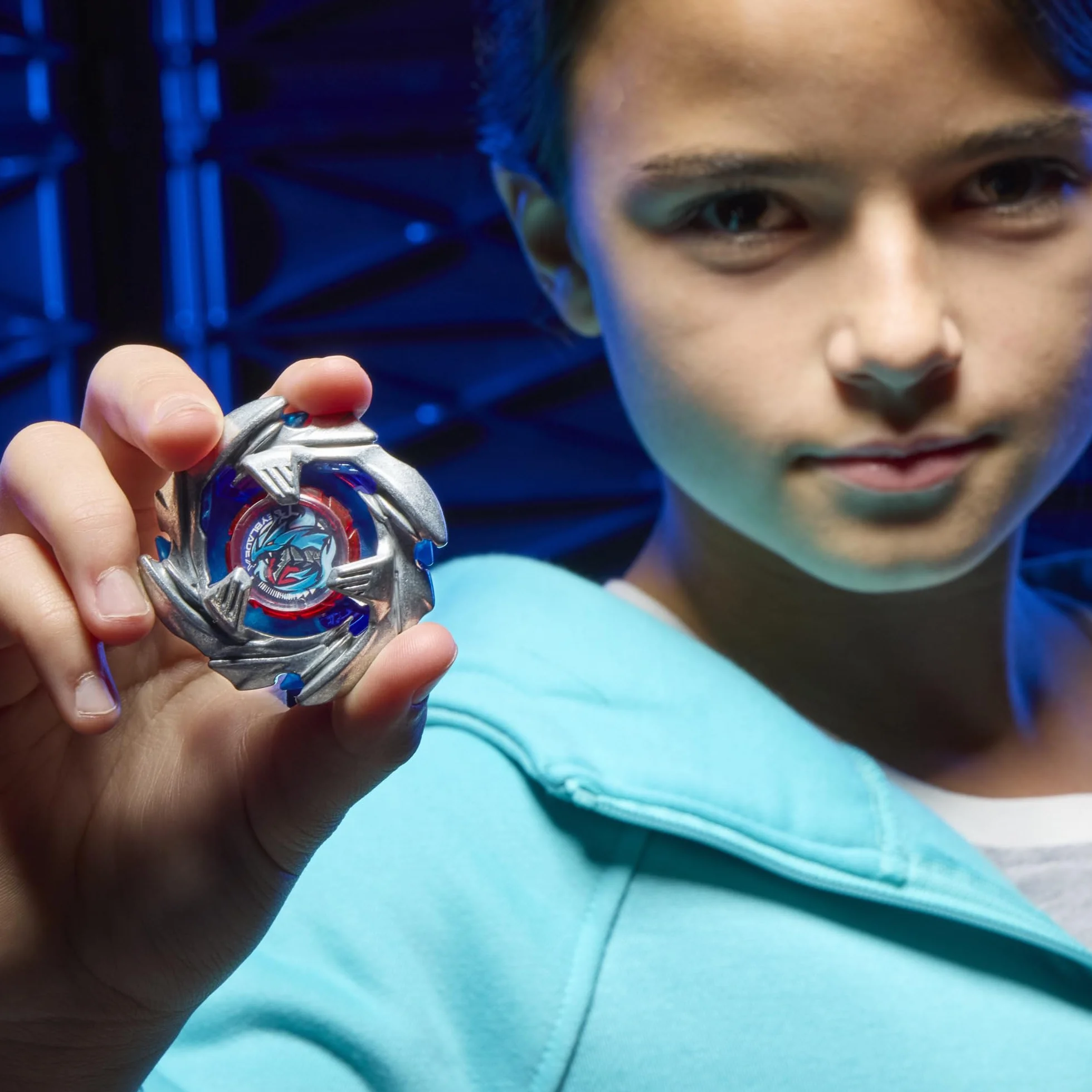 Zestaw Beyblade X Cobalt Dragoon 2-60C Deluxe z lewoskrętną wyrzutnią z linką
