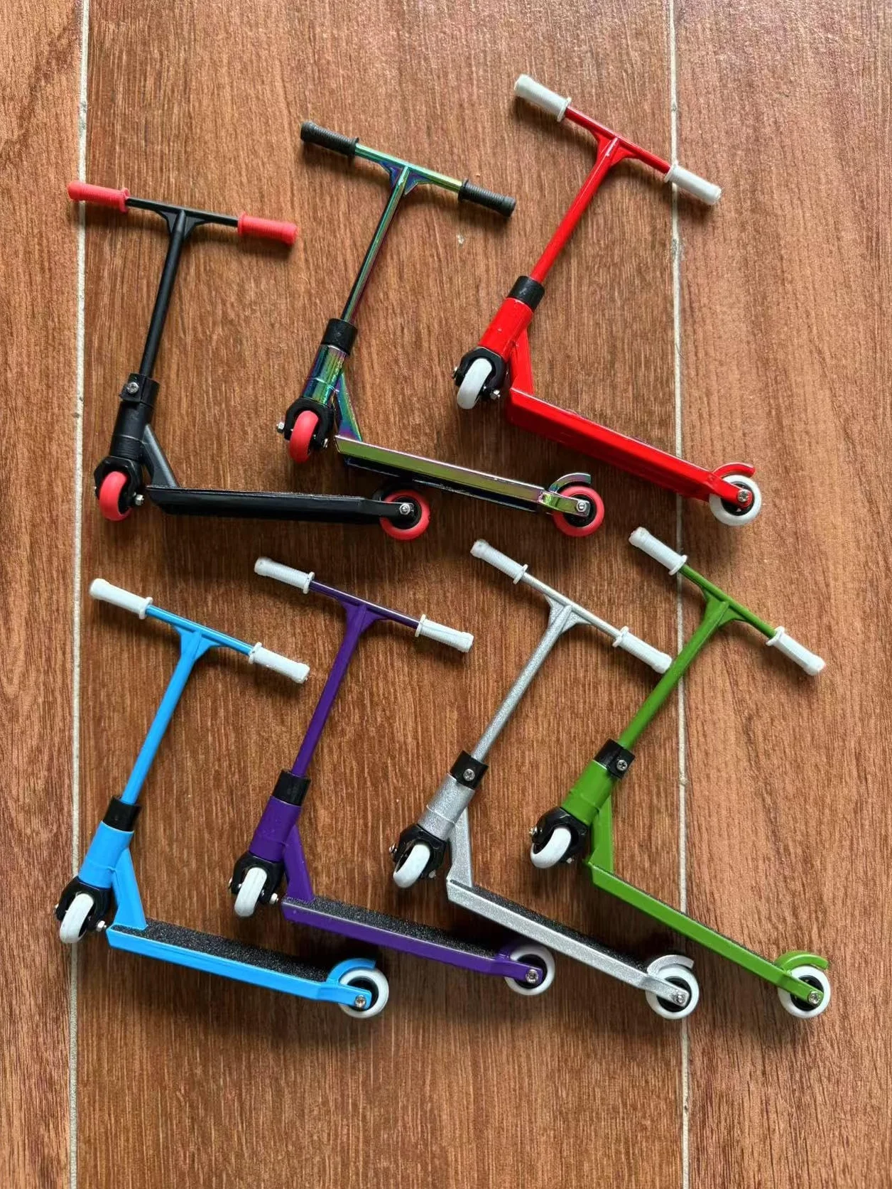 LEEFAI Metal Finger Scooter Alloy Pro Stunt Scooter (Rainbow)